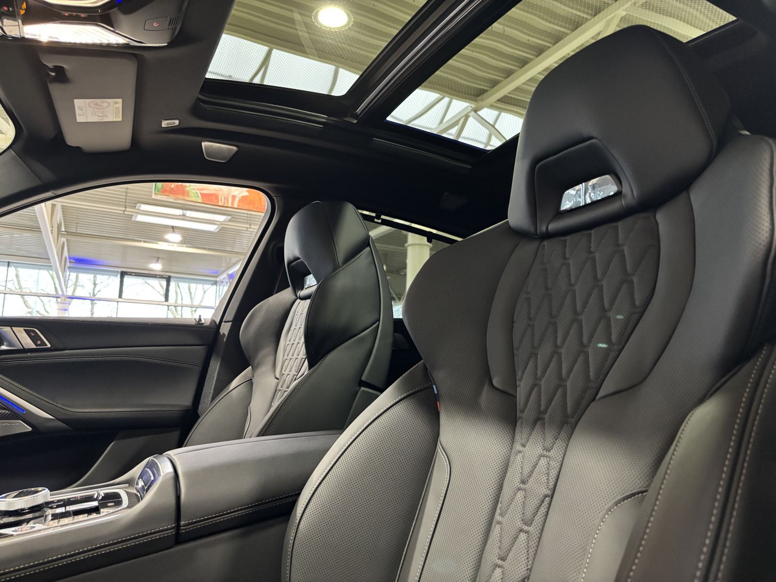 BMW X6 xDrive40d M SportPro B&W PANO HUD 360° AHK DA