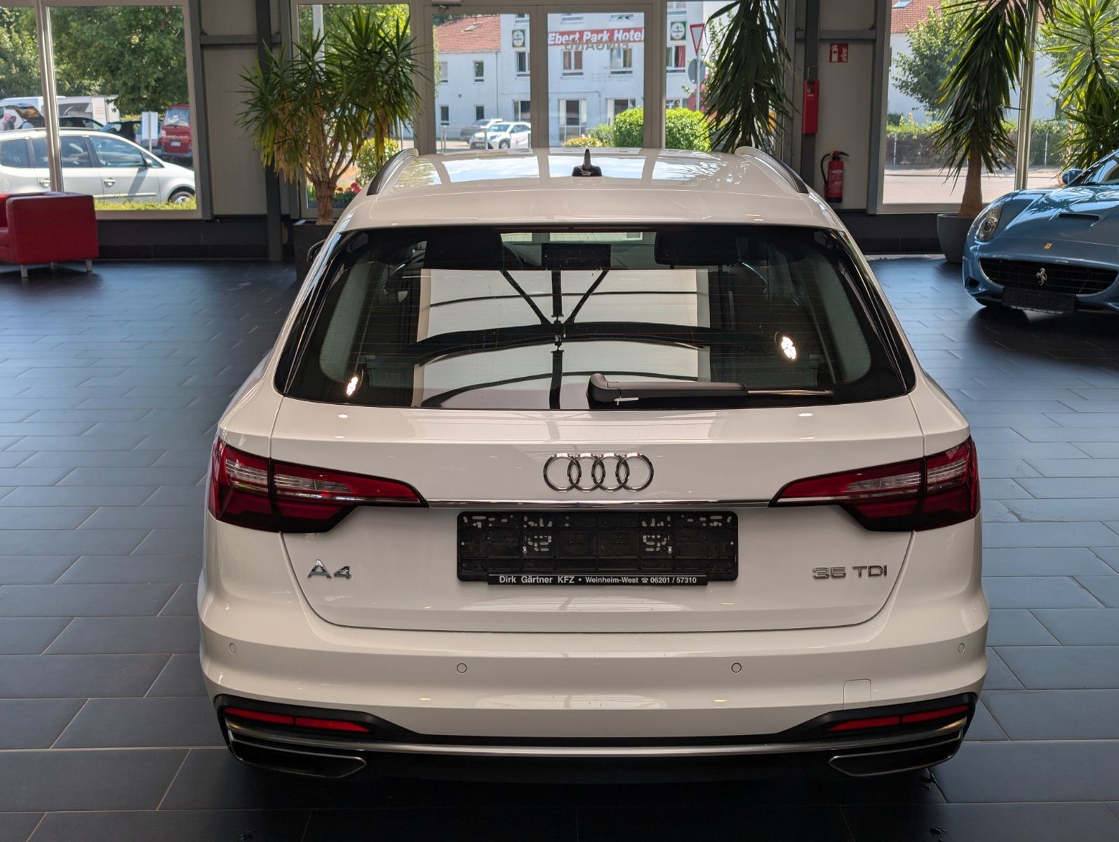Audi A4 Avant 35 TDI S tronic advanced - Samsaru's Car Outlet