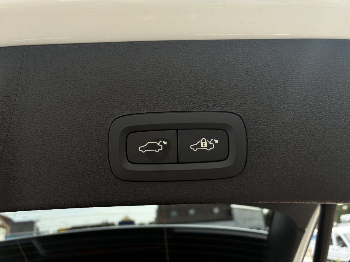Volvo XC40 B4 Ultra Dark Memory inkl. Winterräder