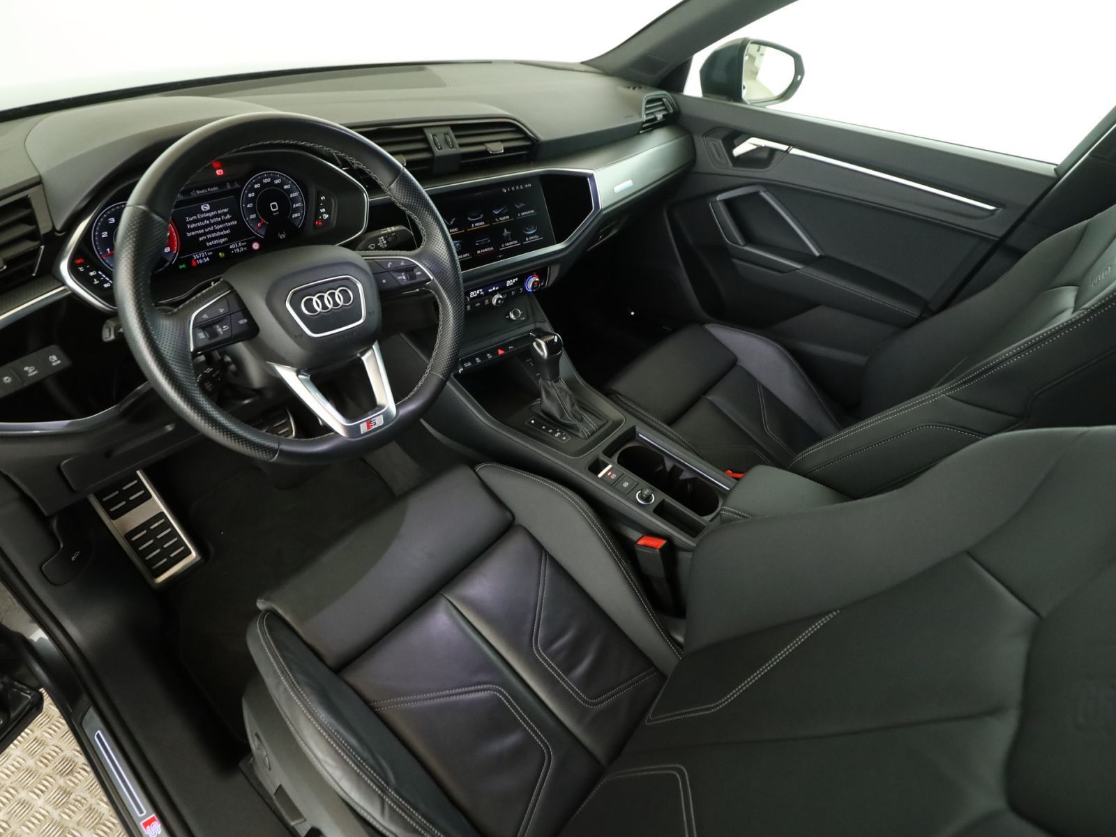 Audi Q3 Sportback 40 TFSI quattro S line - Samsaru's Car Outlet