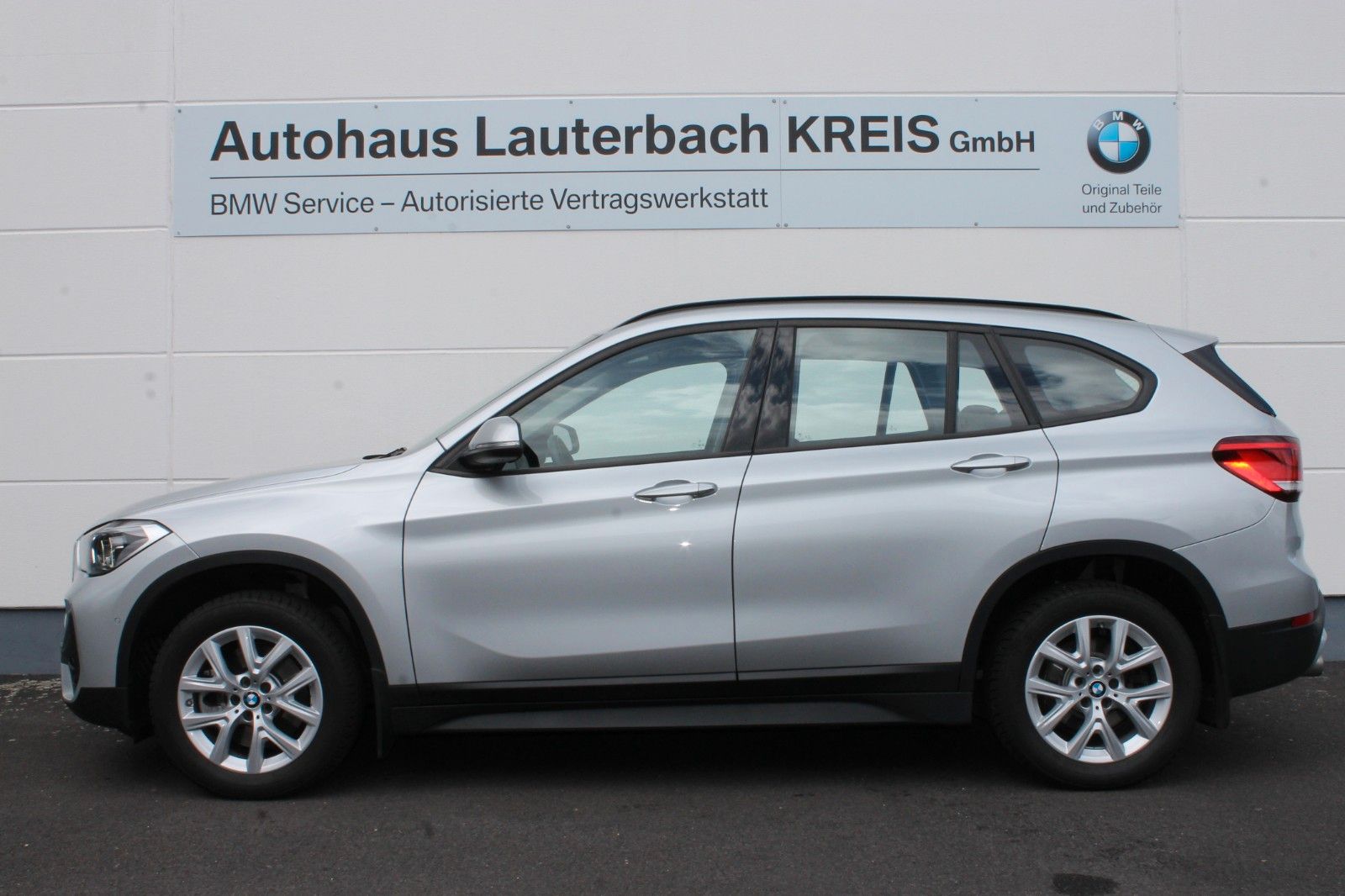 BMW X1 xDrive 20d Advantage - Samsaru's Car Outlet