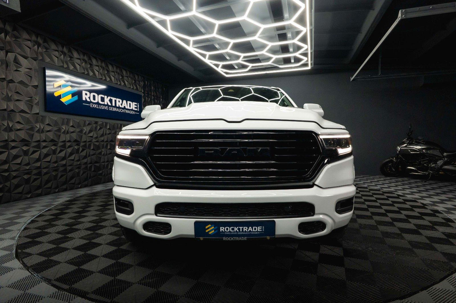 Dodge RAM 5.7 V8 HEMI 4x4 OFFROAD LONGBED Limited 19%