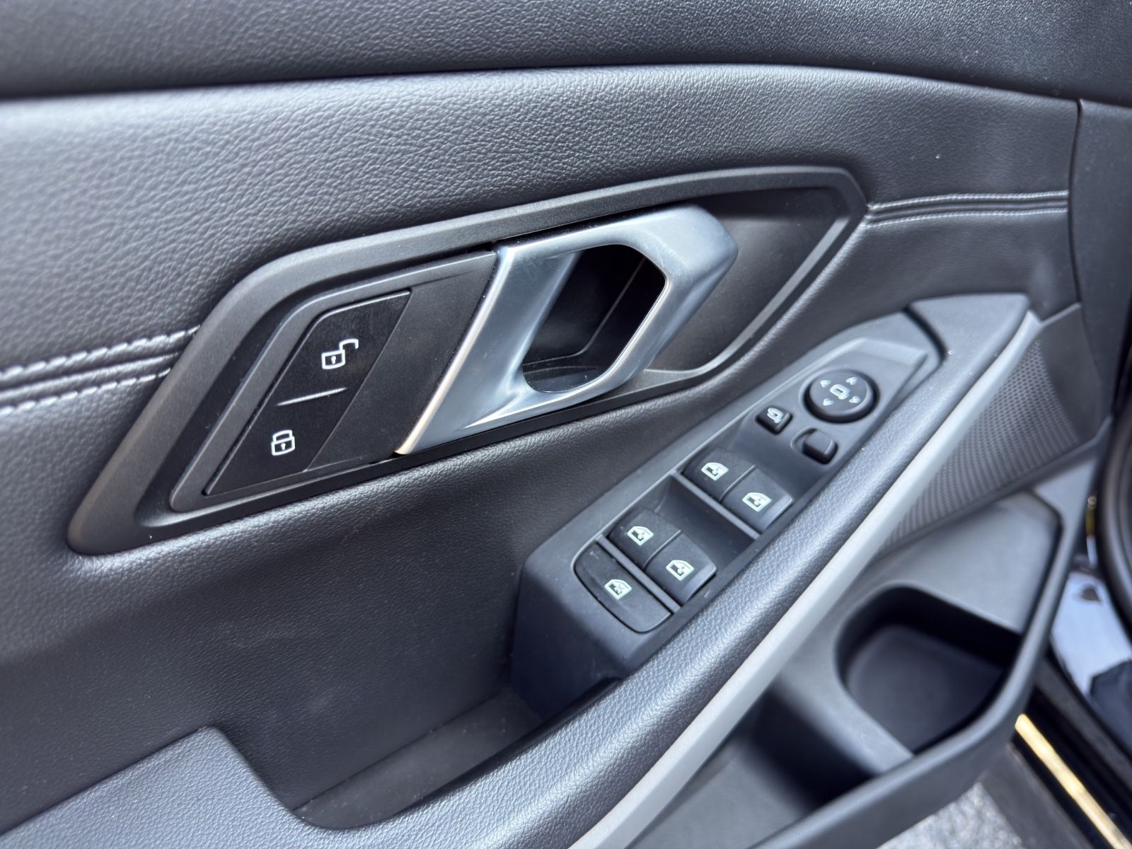 BMW 318 d Advantage - Samsaru's Car Outlet