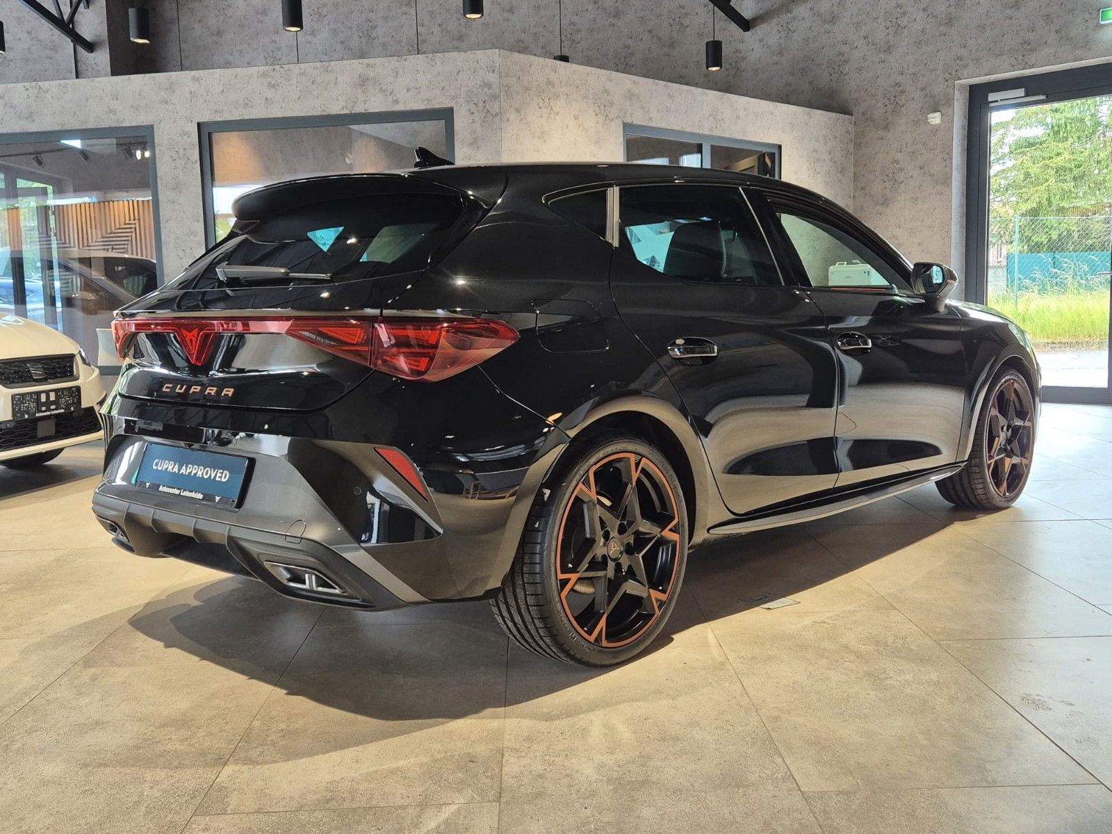 Cupra Leon 1.5 eTSI - Samsaru's Car Outlet