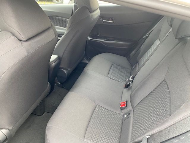 Toyota C-HR Hybrid Flow - Samsaru's Car Outlet