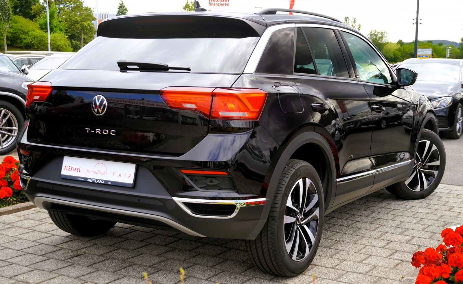 Volkswagen T-Roc 1.0 TSI United - Samsaru's Car Outlet