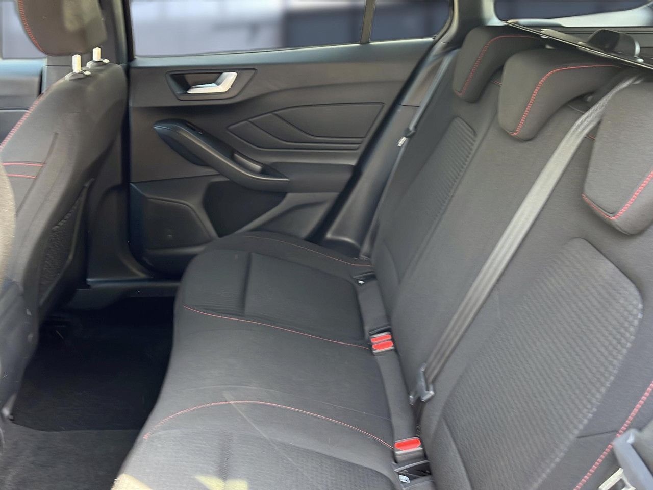 Ford Focus ST-Line Bluetooth Navi LED Klima