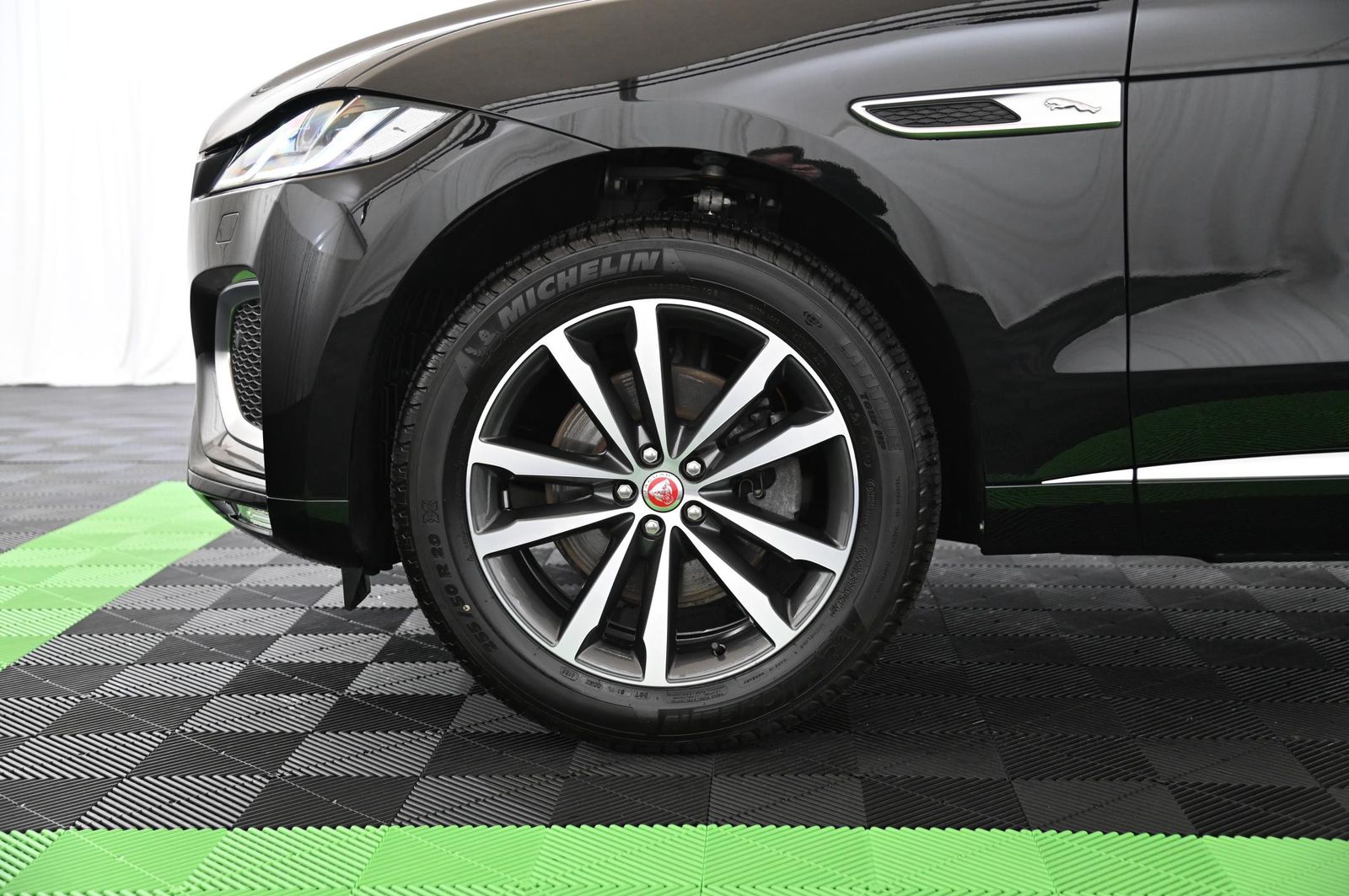 Jaguar F-Pace D200 AWD R-Dynamic SE NAVI/ACC/MERIDIA/20