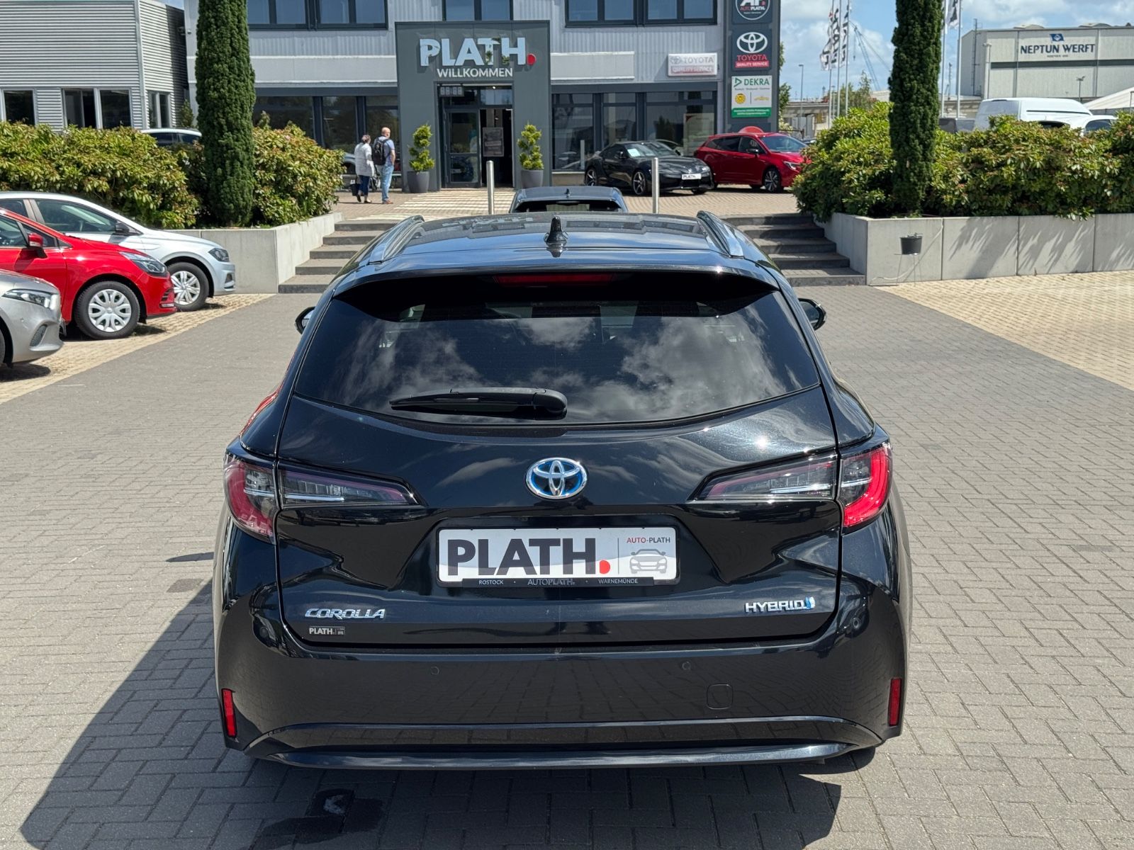 Toyota Corolla Touring Sports Hybrid Team - Samsaru's Car Outlet
