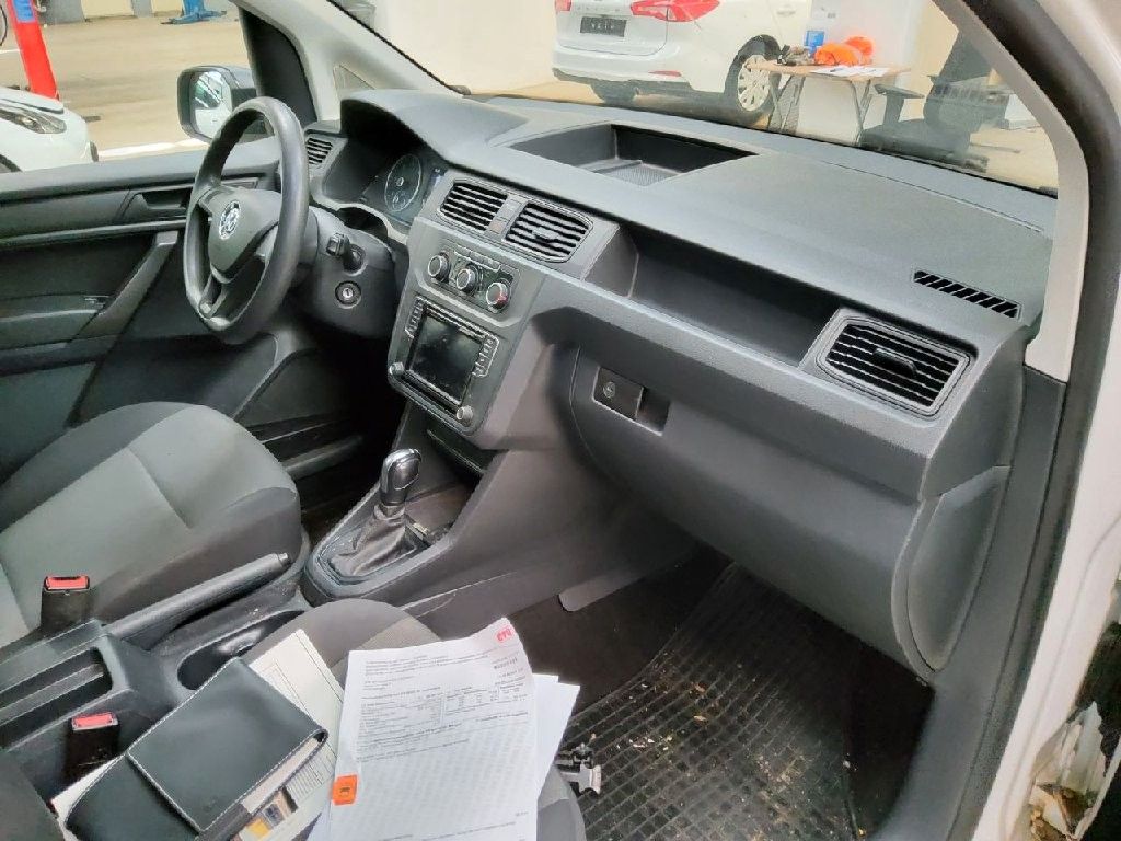 Volkswagen Caddy Maxi 2.0 TDI DSG - Samsaru's Car Outlet