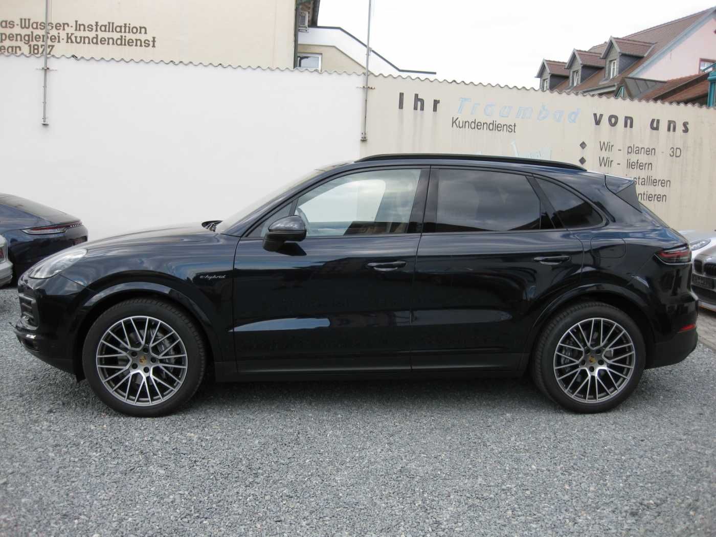 Porsche Cayenne Plug-In-Hybrid Platinum Edition 1Hand