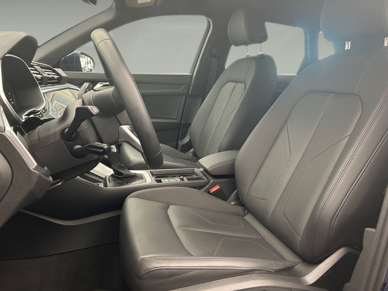 Audi Q3 40 TFSI quattro - Samsaru's Car Outlet