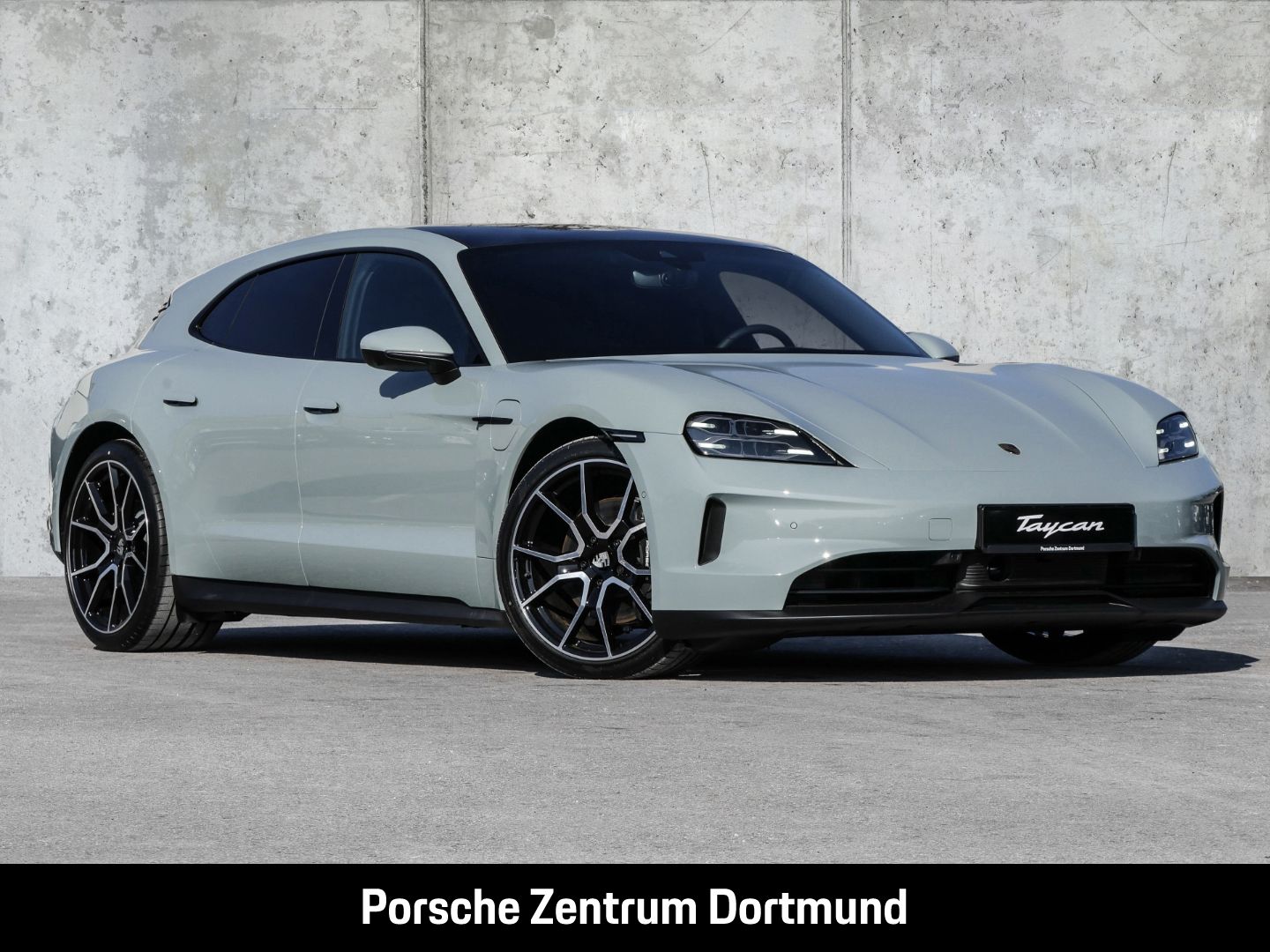 Porsche Taycan Sport Turismo Surround View  Panoramadach