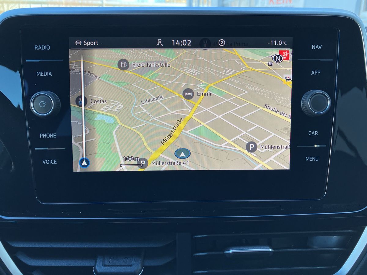 Volkswagen T-Roc R-Line 2.0 TDI DSG - Samsaru's Car Outlet