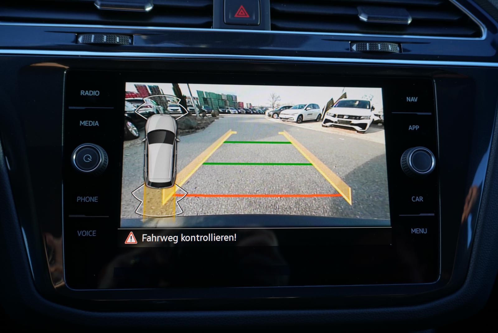 Volkswagen Tiguan 1.5 TSI DSG R-LINE - Samsaru's Car Outlet