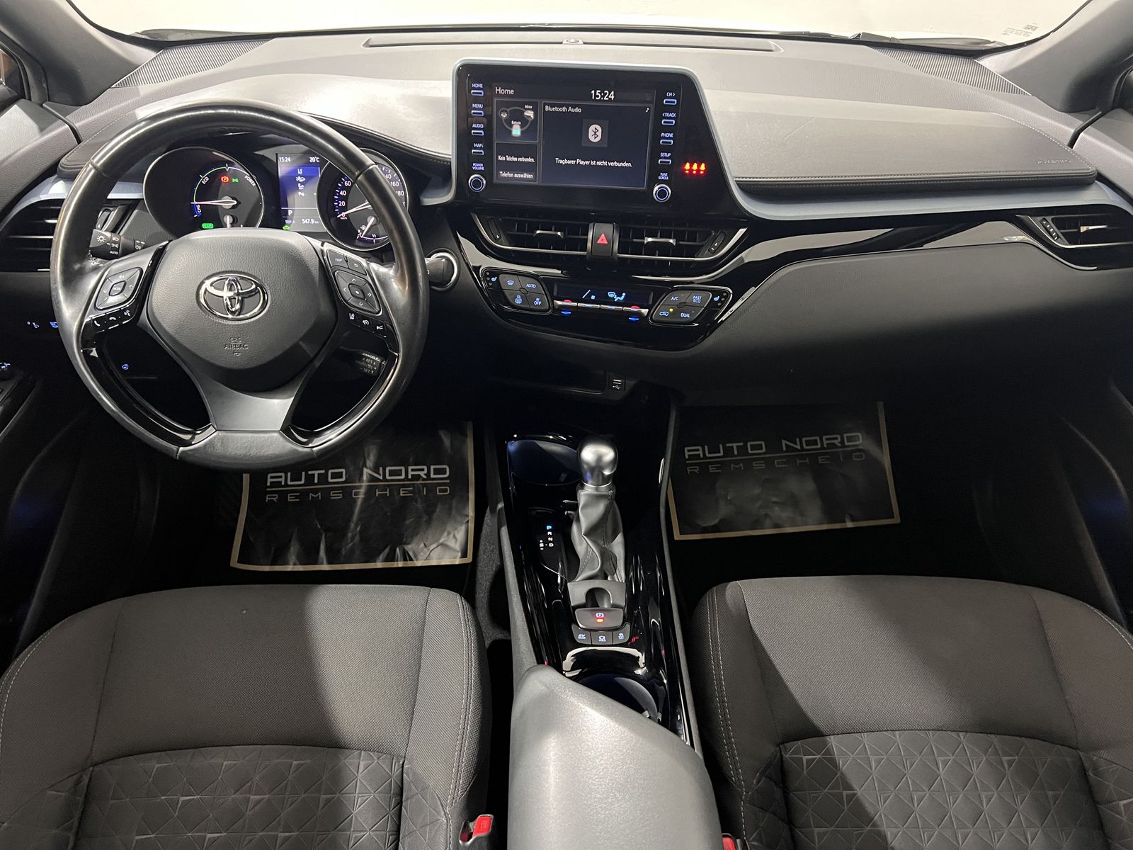 Toyota C-HR 2.0 Hybrid Team - Samsaru's Car Outlet