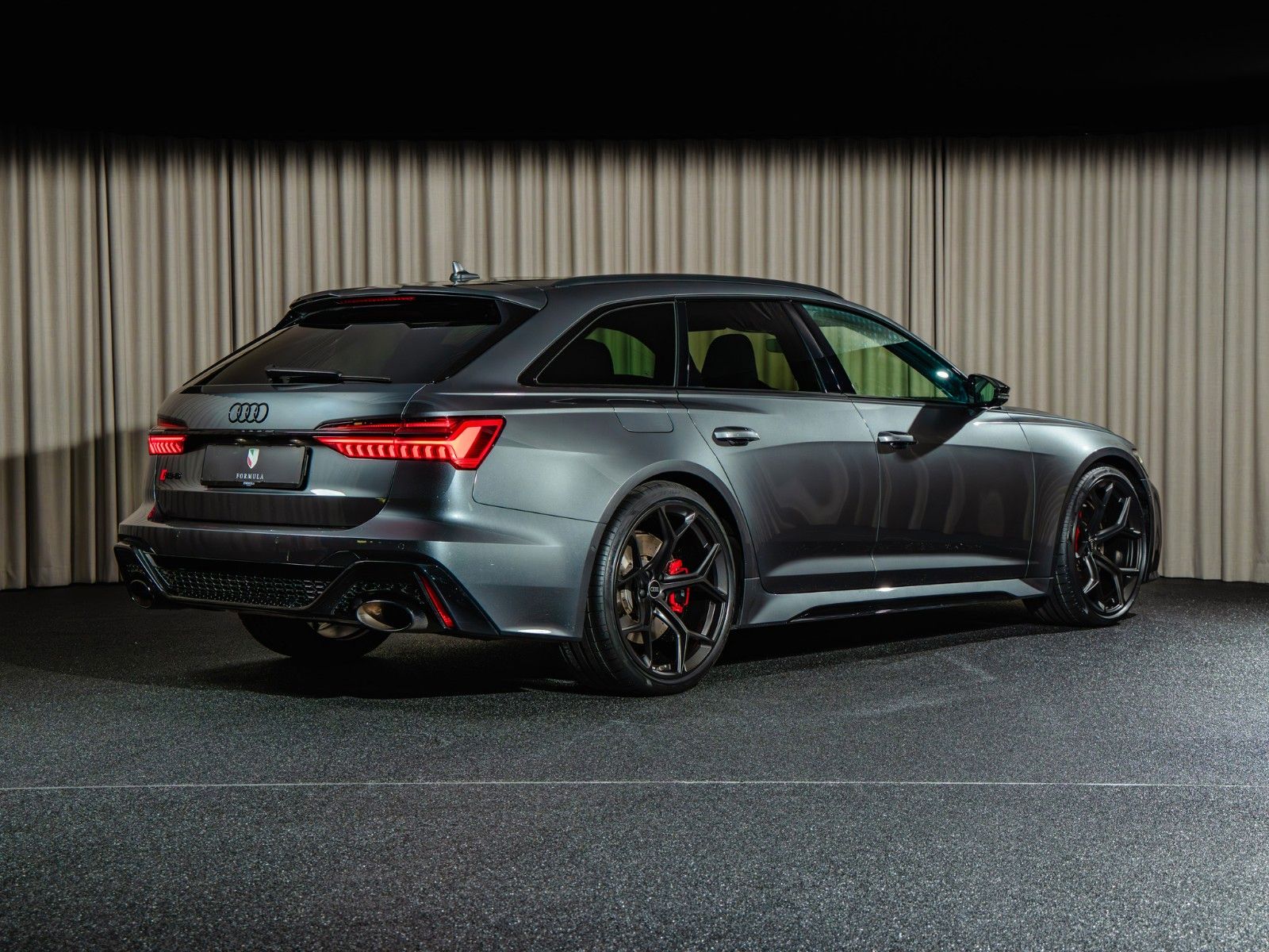Audi RS6 Avant Performance quattro, B&O, HD, Tour, Ci