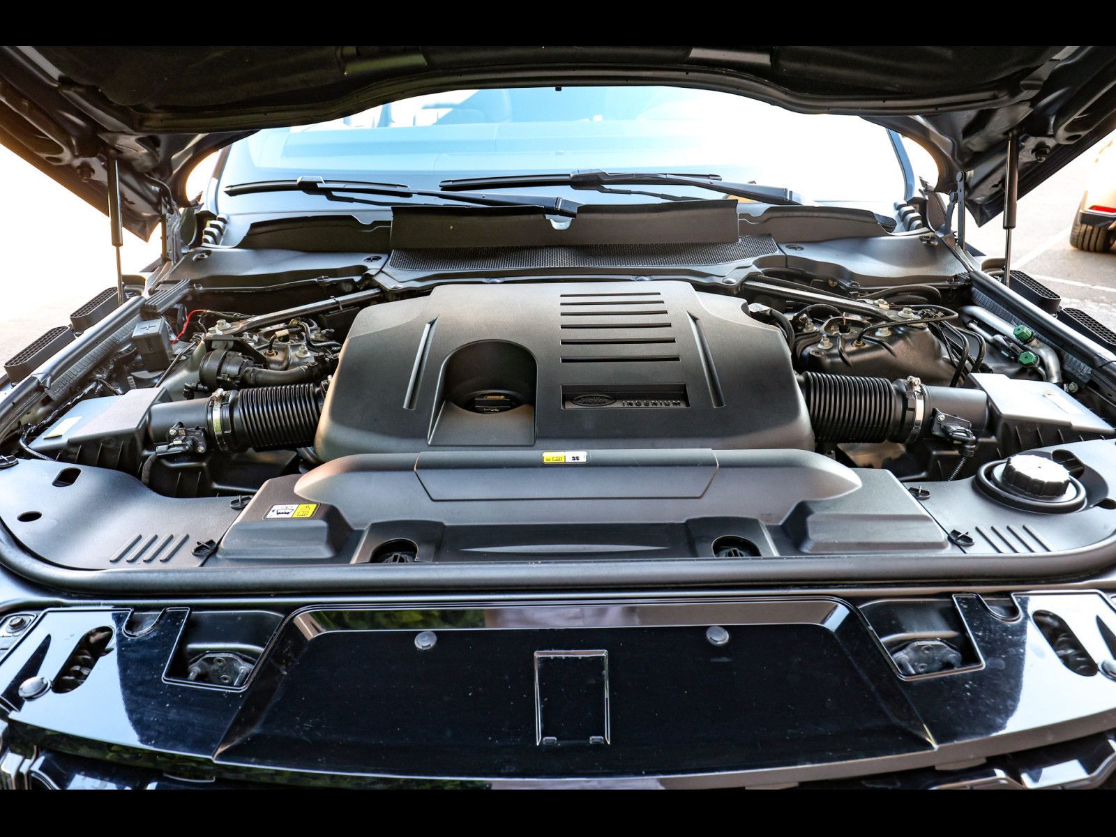 Range Rover Sport P400 HST - Samsaru's Car Outlet