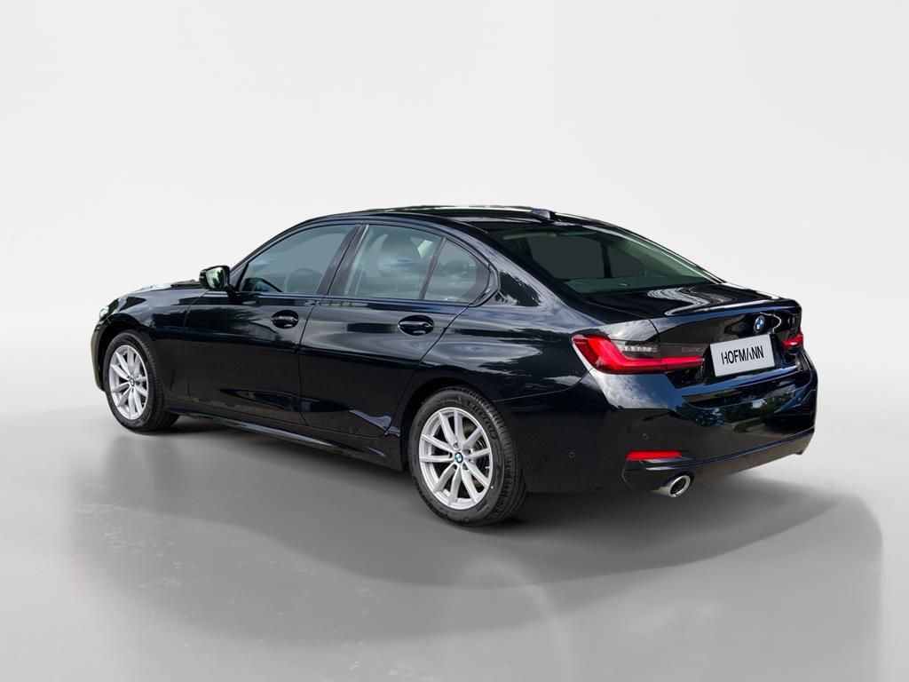 BMW 320d xDrive Innovation - Samsaru's Car Outlet