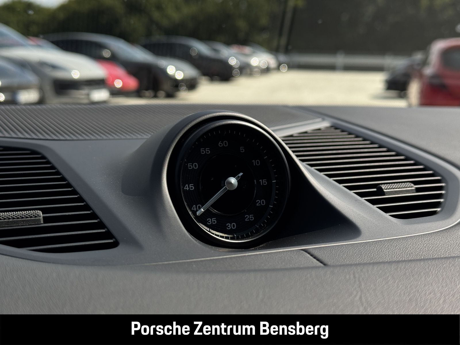 Porsche Cayenne E-Hybrid AHK Pano HUD Matrix SurroundVie