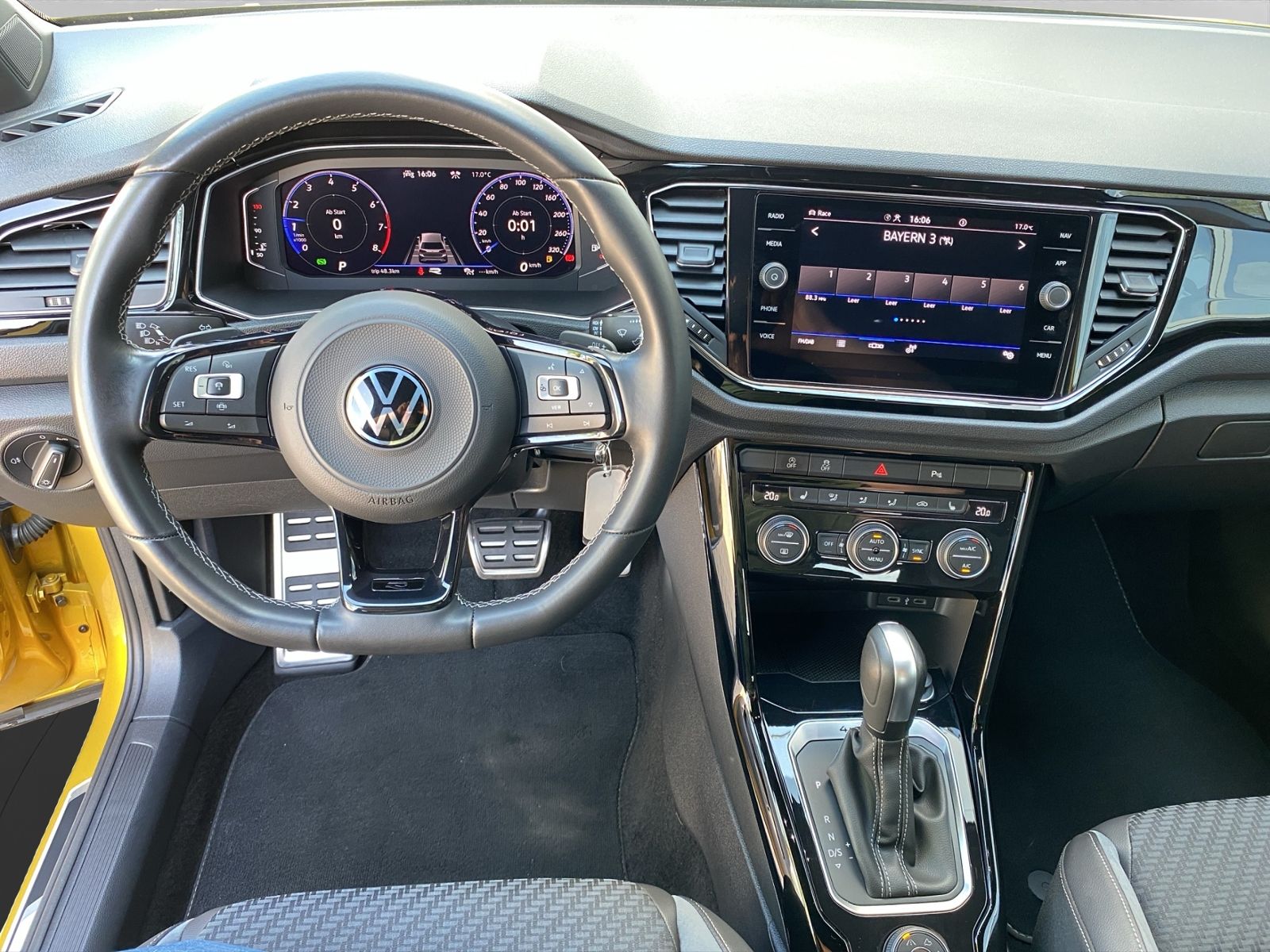 Volkswagen T-Roc R 2.0 TSI OPF 4Motion - Samsaru's Car Outlet
