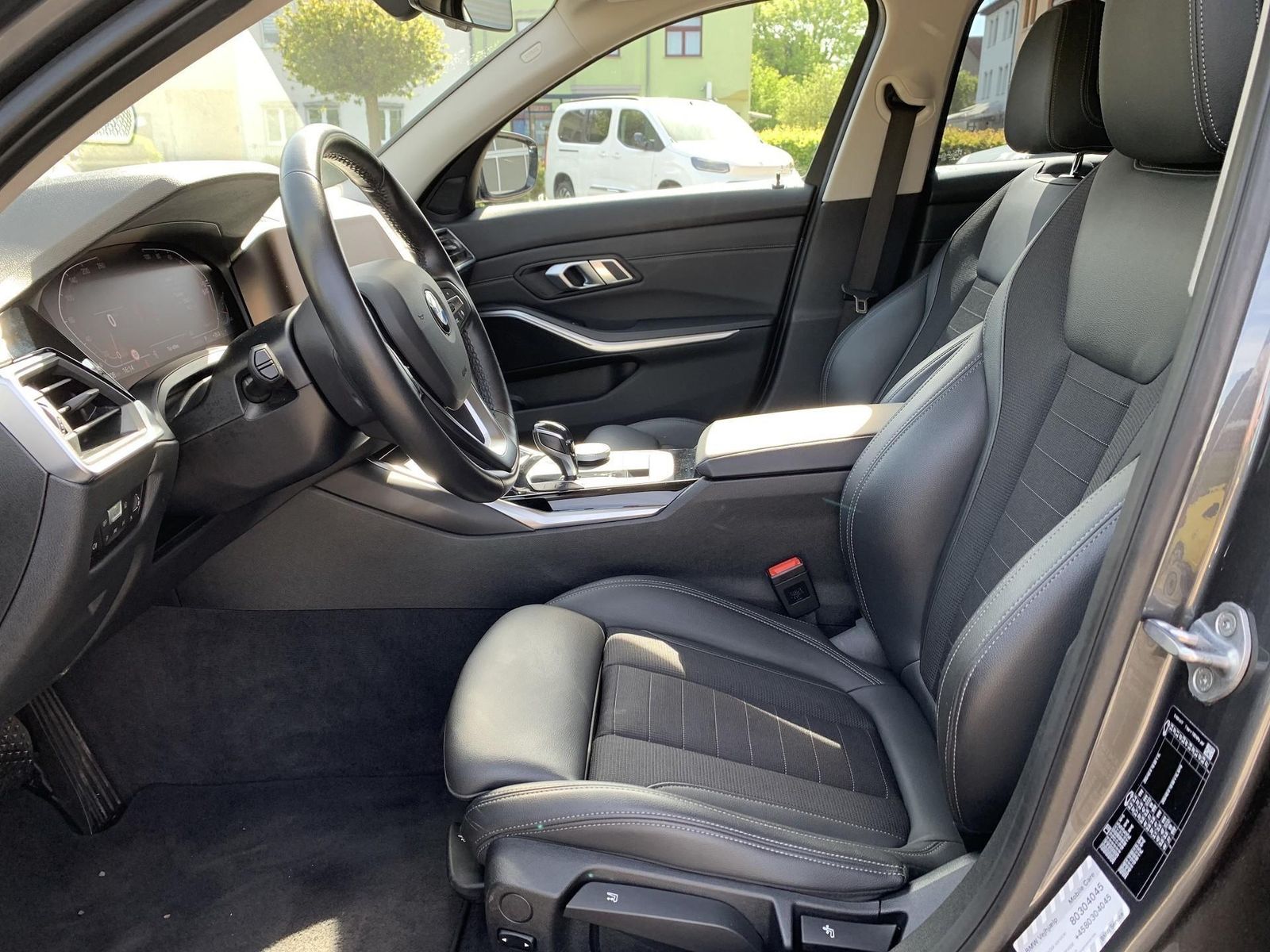 BMW 330i Touring Sport Line - Samsaru's Car Outlet