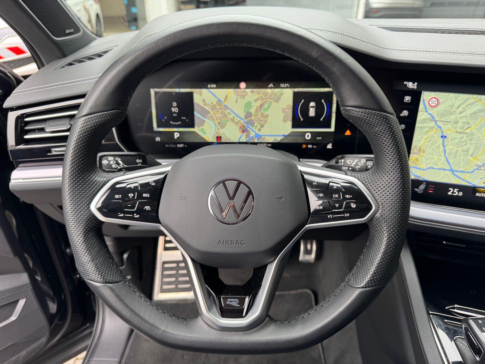 Volkswagen Touareg R-Line 3.0 V6 TSI 4MOTION -Vollausstatt.