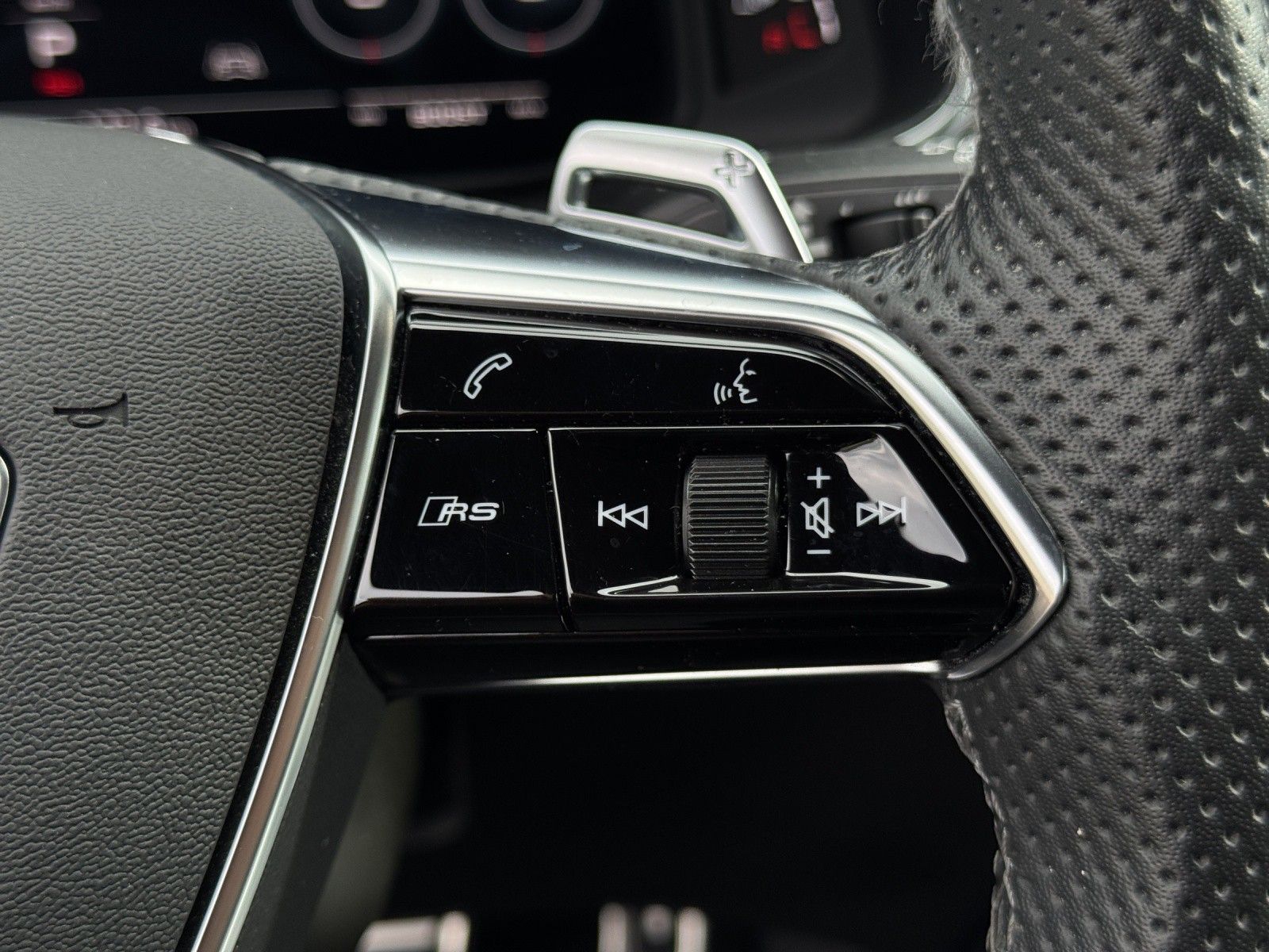 Audi RS 6 Avant 4.0 TFSI quattro LED/LEDER/HUD/AIR SU