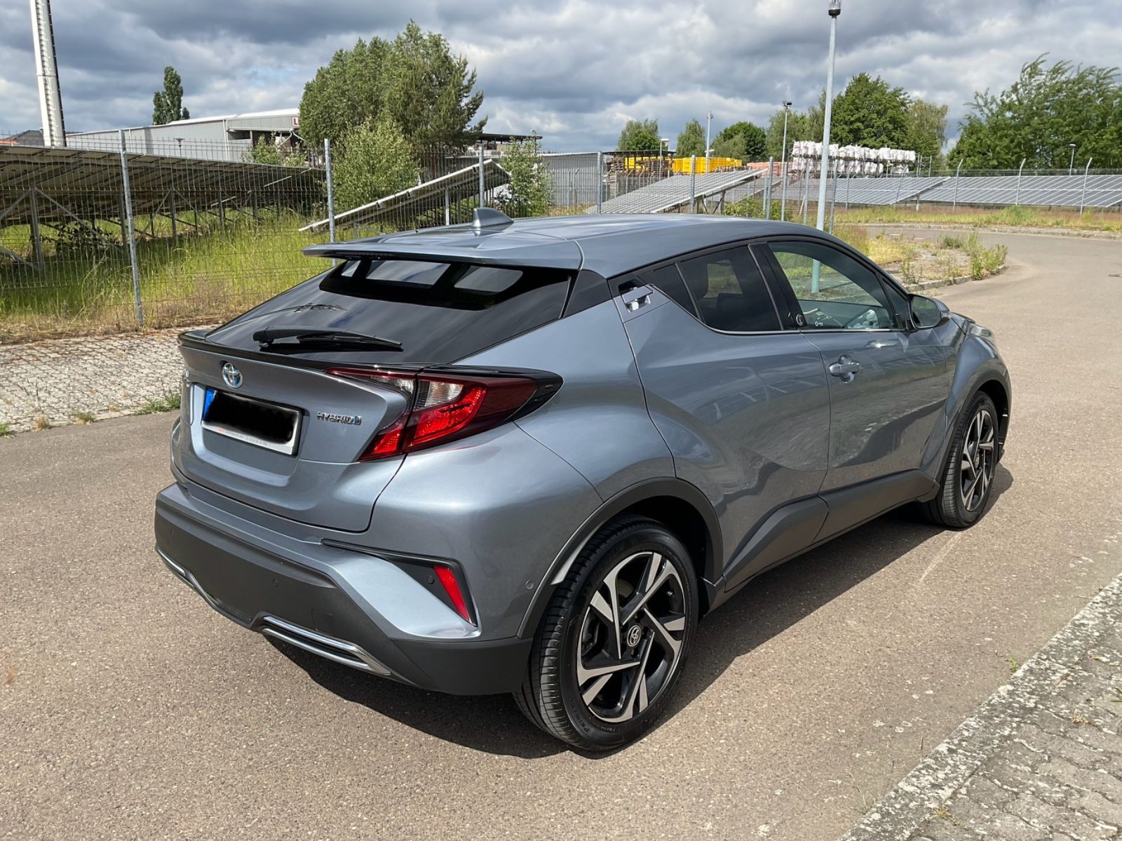 Toyota C-HR Hybrid - Samsaru's Car Outlet