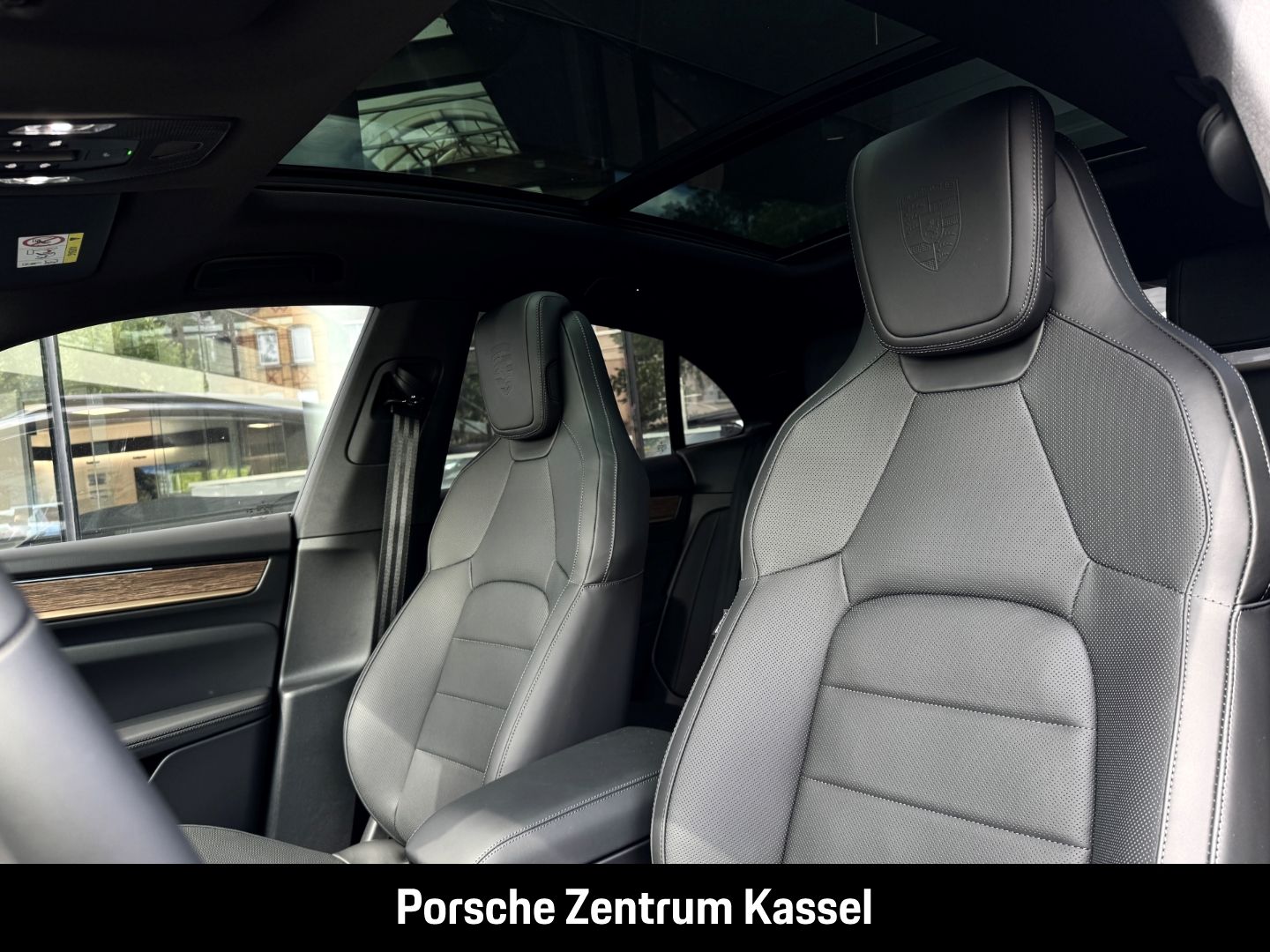 Porsche Macan Electric 4 Matrix LED