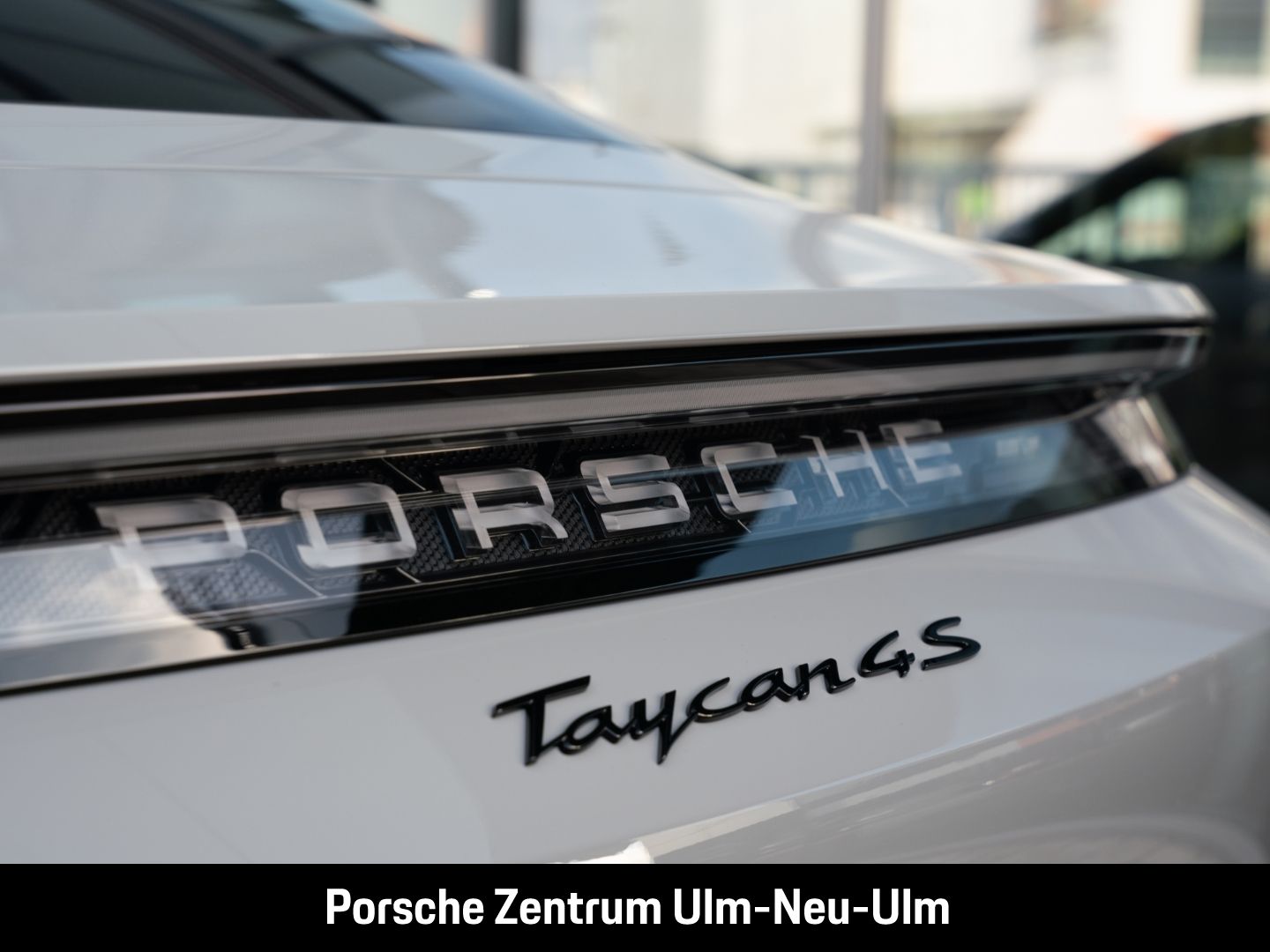 Porsche Taycan 4S Hinterachslenkung  HD-Matrix LED InnoD