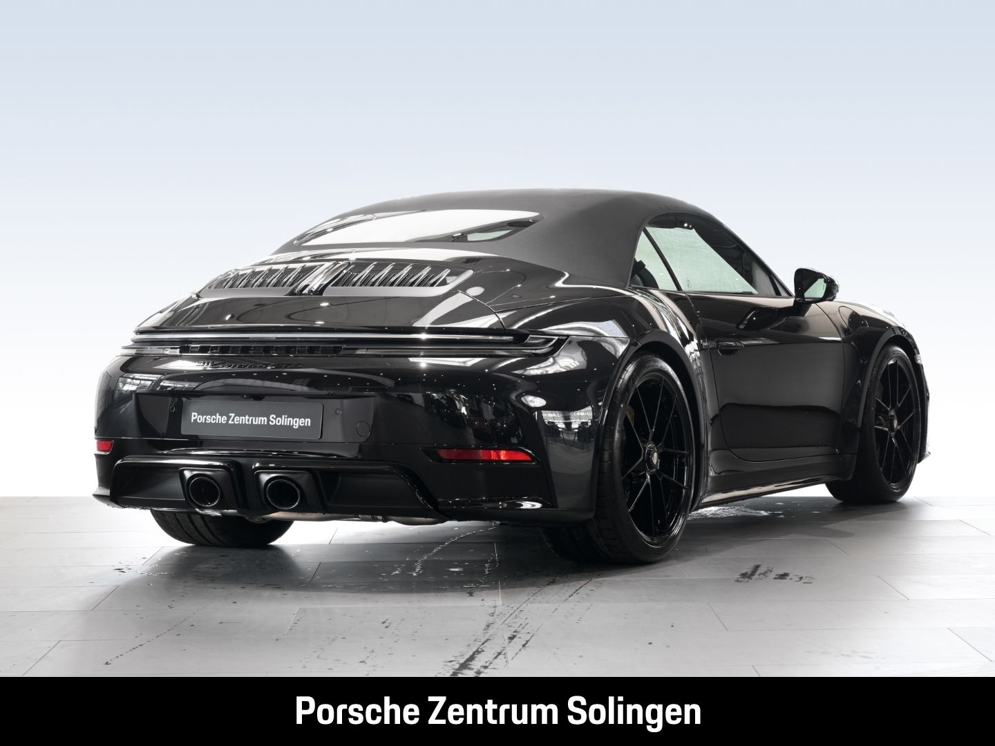 Porsche 911 Carrera 4 GTS Cabriolet HD-Matrix Lift Bose