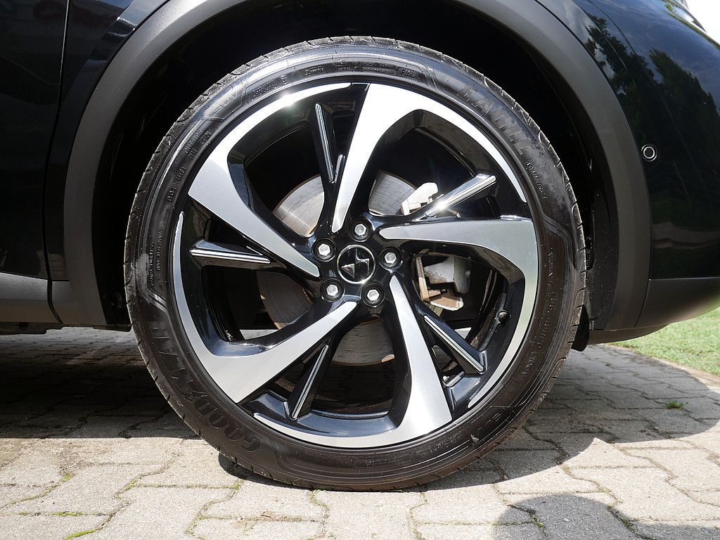 DS Automobiles DS 7 Crossback Rivoli E-Tense 225 ACC LED PANO