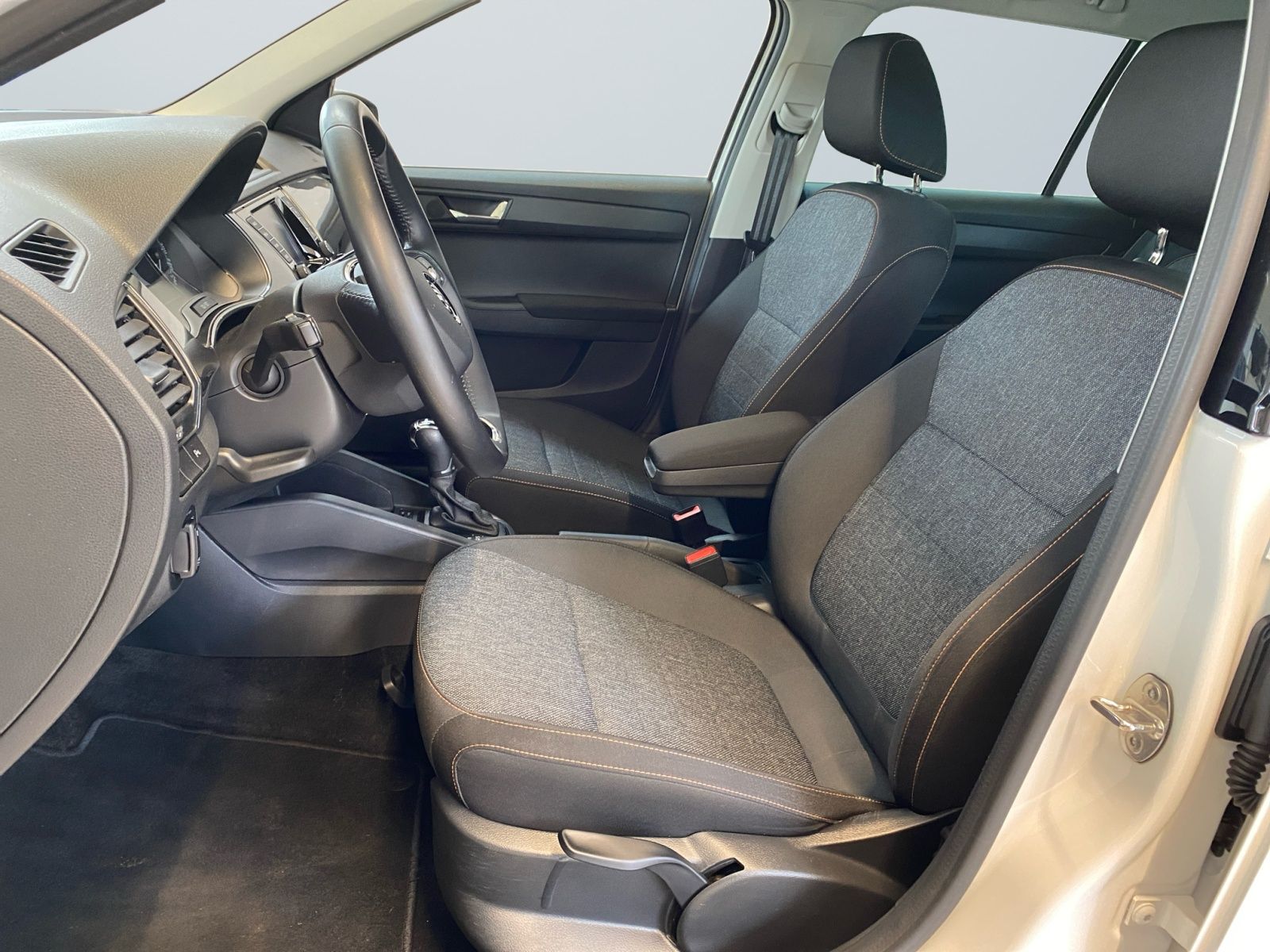 Skoda Fabia Combi 1.0 TSI DSG - Samsaru's Car Outlet