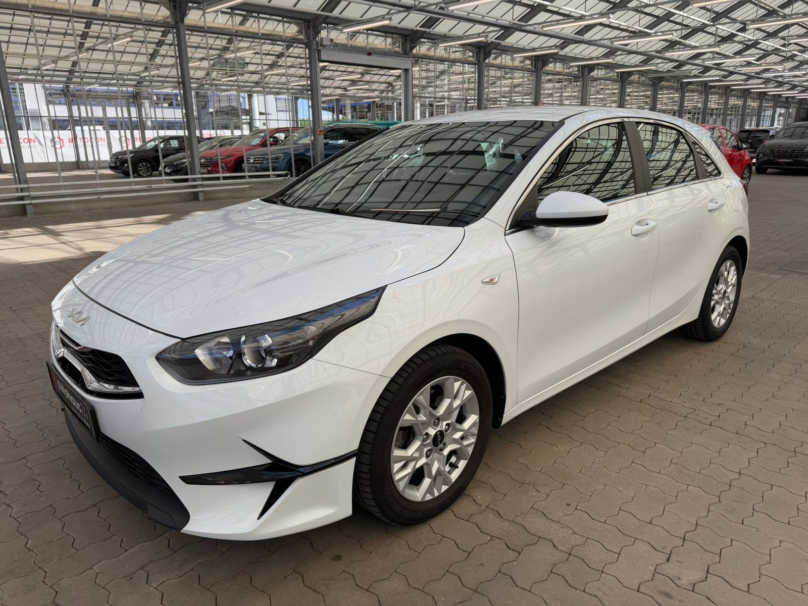 Kia Ceed 1.5 T-GDI Vision - Samsaru's Car Outlet