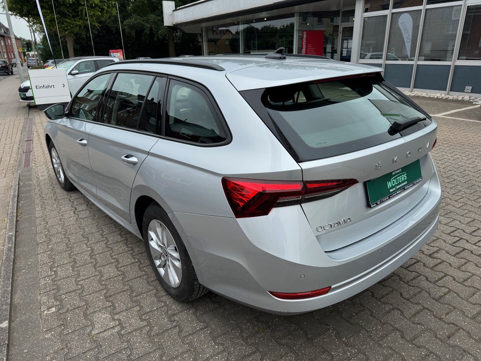 Skoda OCTAVIA COMBI AMBITION - Samsaru's Car Outlet