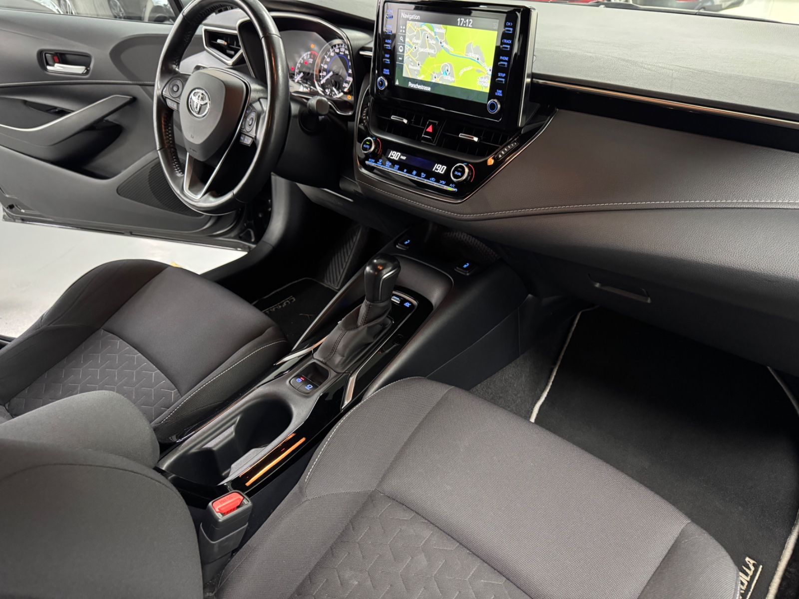 Toyota Corolla Hybr. TÜV Neu/Toyota Garantie/Unfallfrei