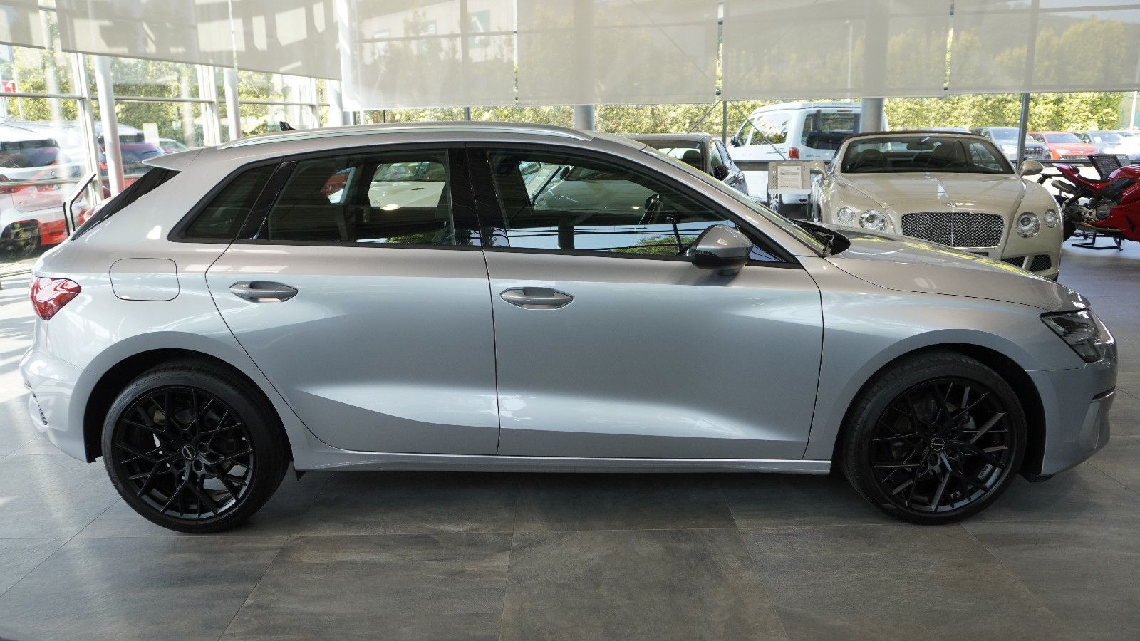Audi A3 Sportback 30 TFSI advanced - Samsaru's Car Outlet