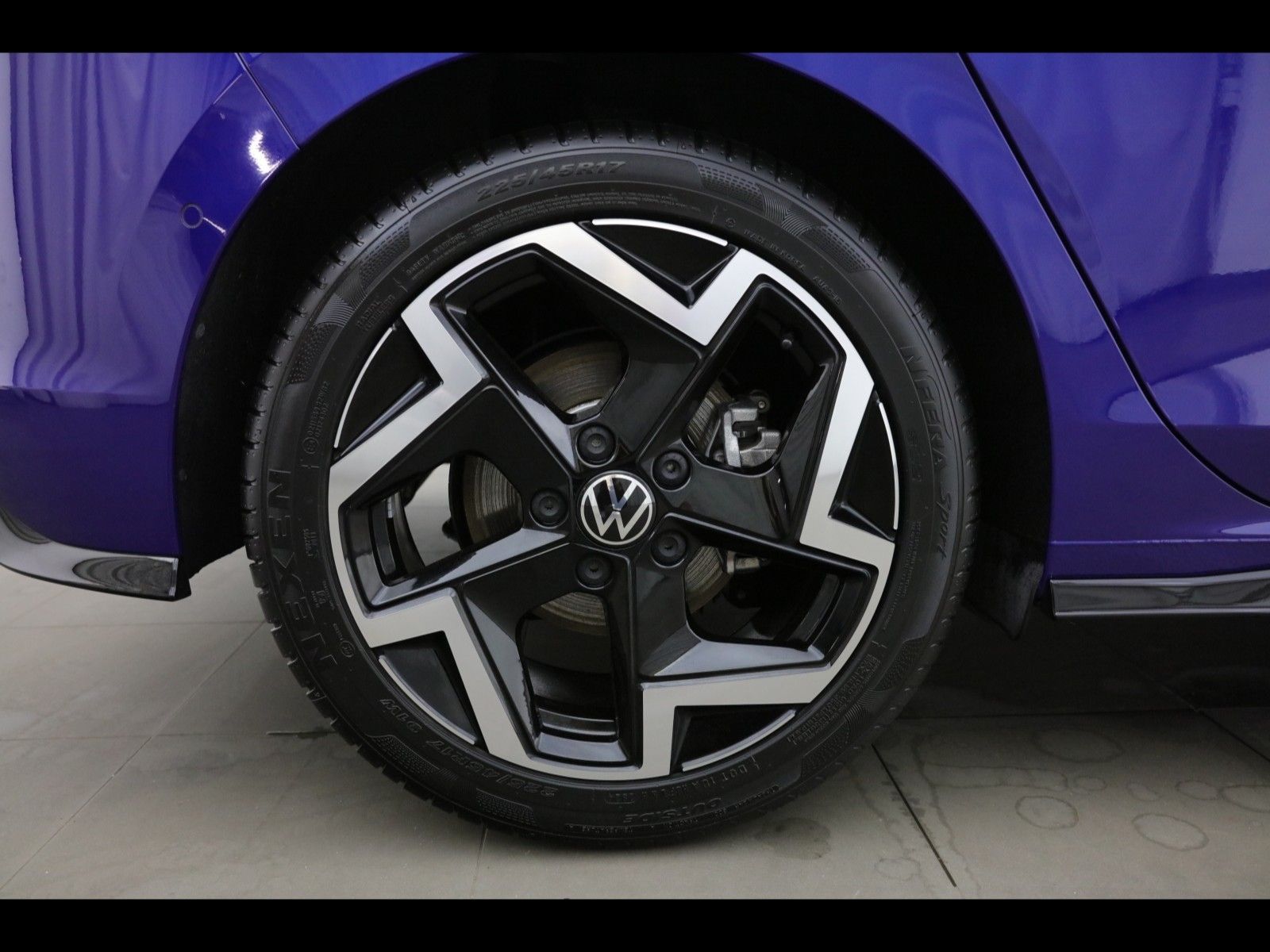 Volkswagen GOLF R-LINE BLACK STYLE 1.5 ETSI DSG Sportpaket