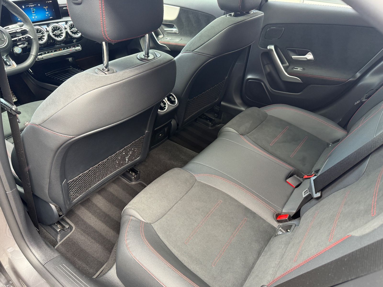 Mercedes-Benz A 35 AMG - Samsaru's Car Outlet