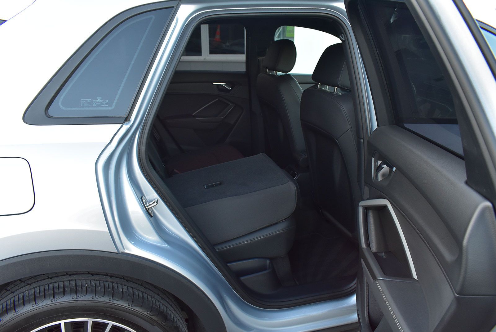 Audi Q3 40 TFSI quattro S-line LED+ACC+Navi+Leder+AHK