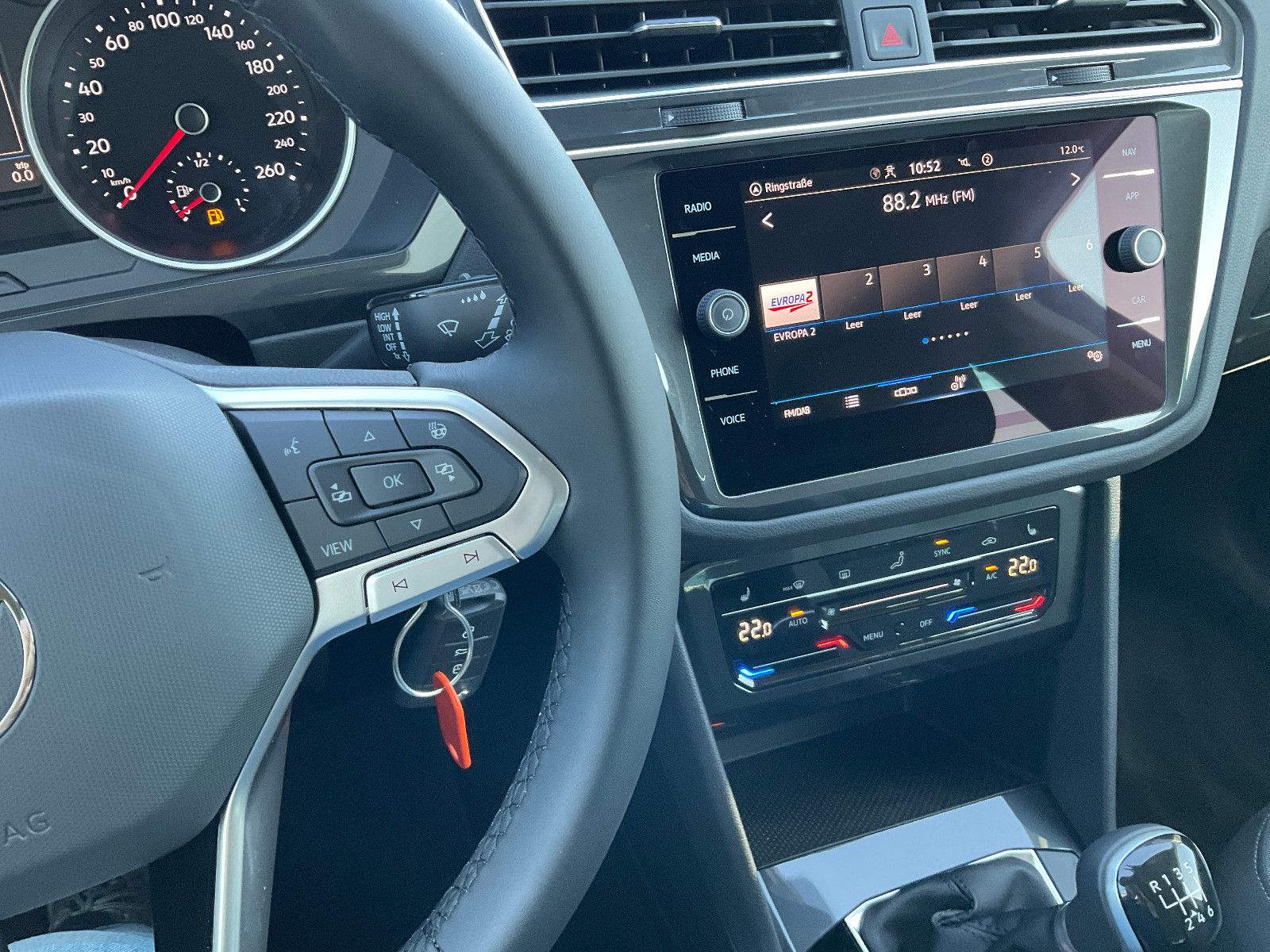 Volkswagen Tiguan Life - Samsaru's Car Outlet
