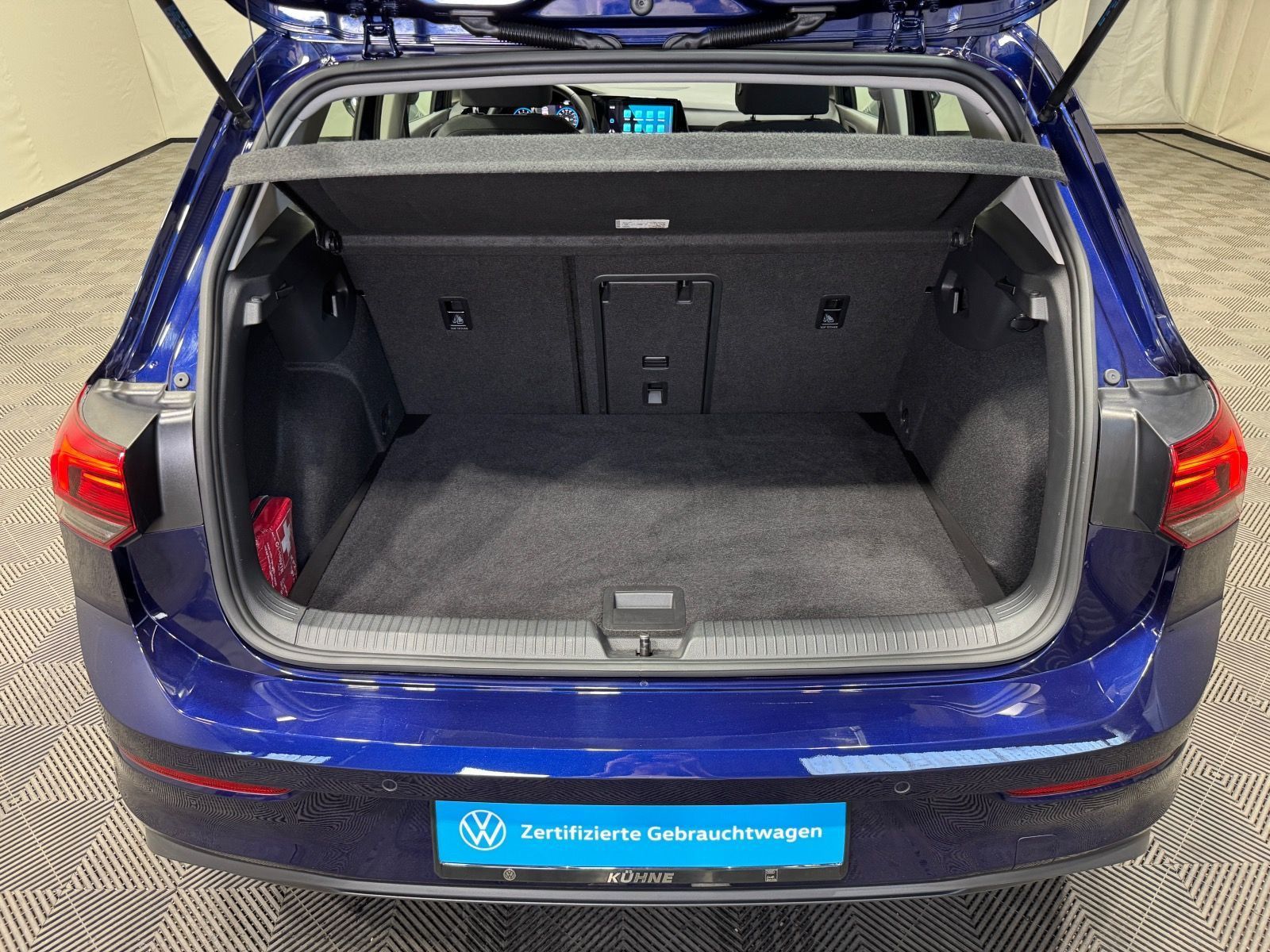 Volkswagen Golf Life 1.0 TSI - Samsaru's Car Outlet