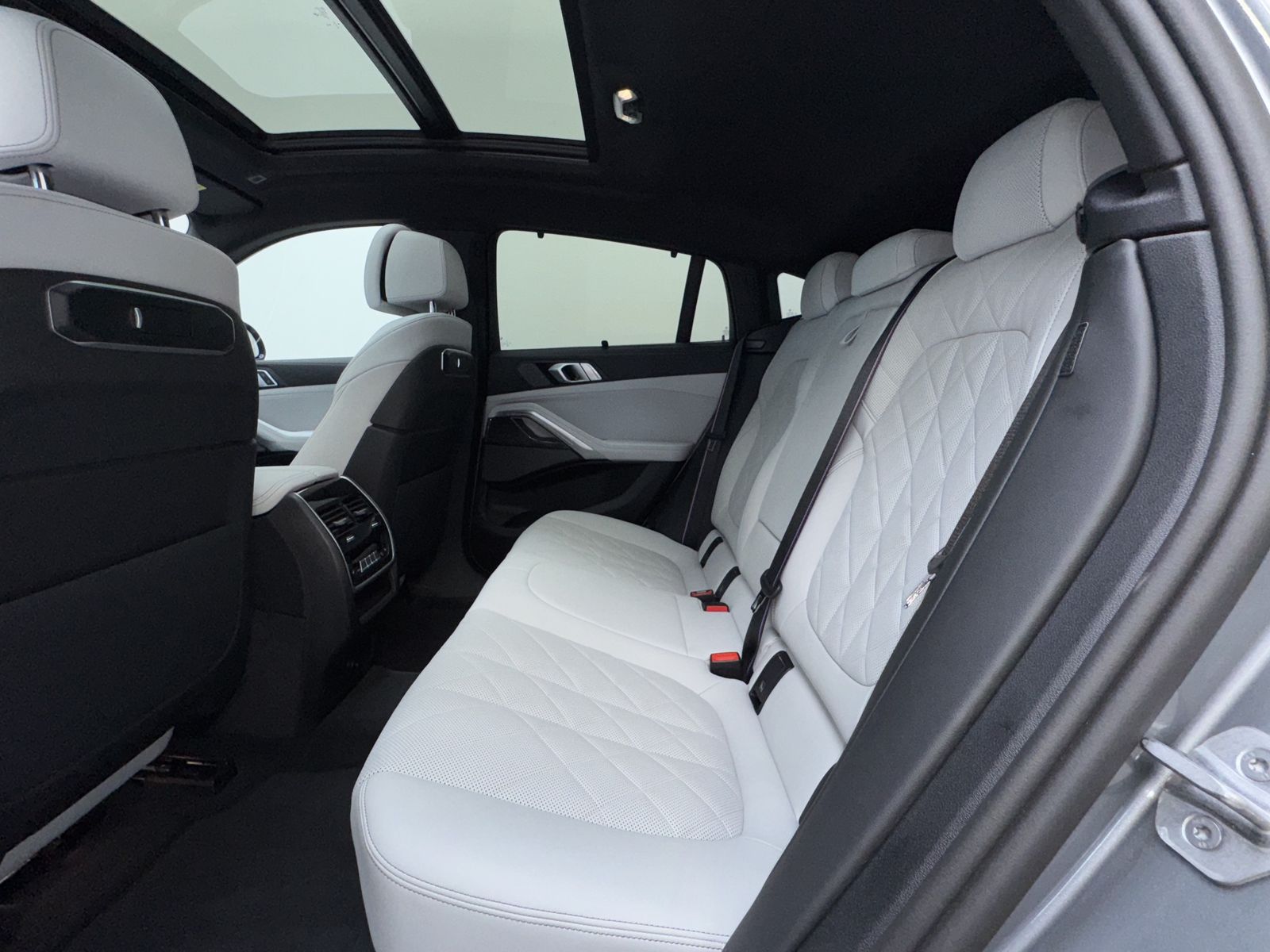 BMW X6 xDrive30d M Sport Pro - Samsaru's Car Outlet