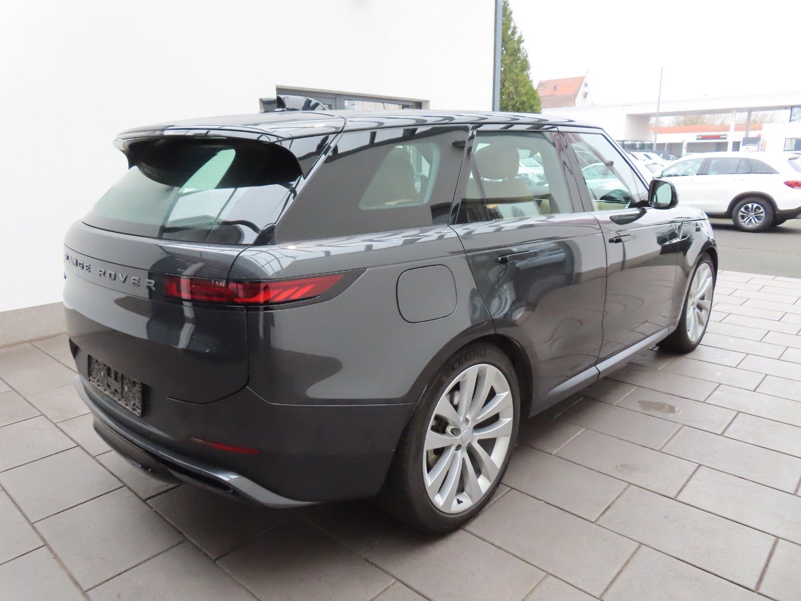 Range Rover Sport 3.0 D300 MHEV AWD SE - Samsaru's Car Outlet