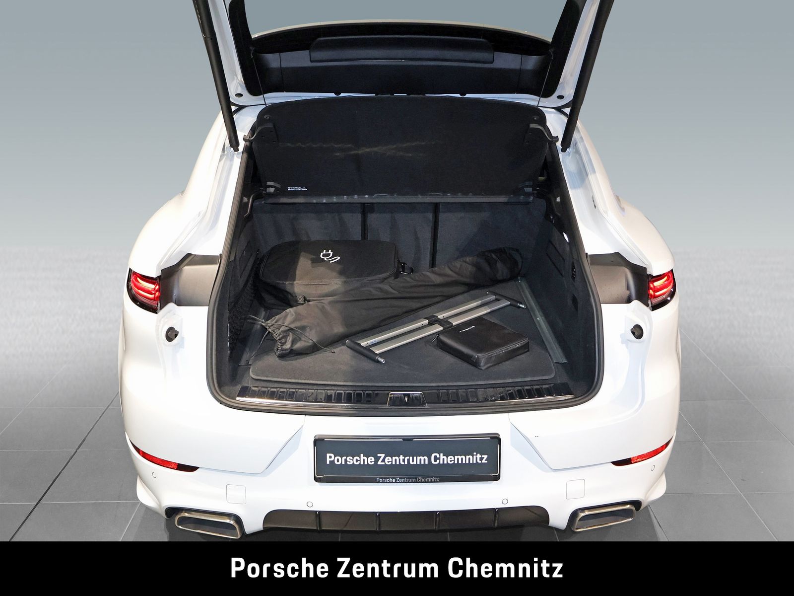 Porsche Cayenne E-Hybrid Coupé 4+1Sitze; 360°;Sitzbelüft