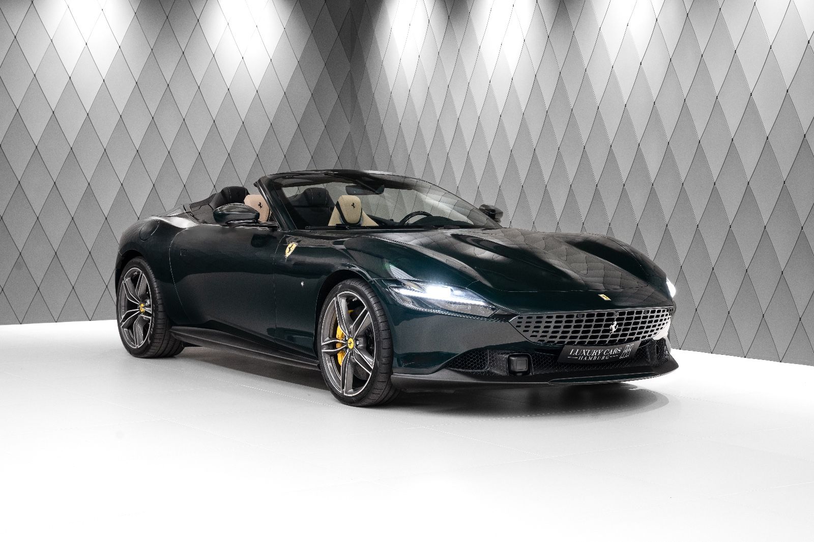 Ferrari Roma Spider - Samsaru's Car Outlet