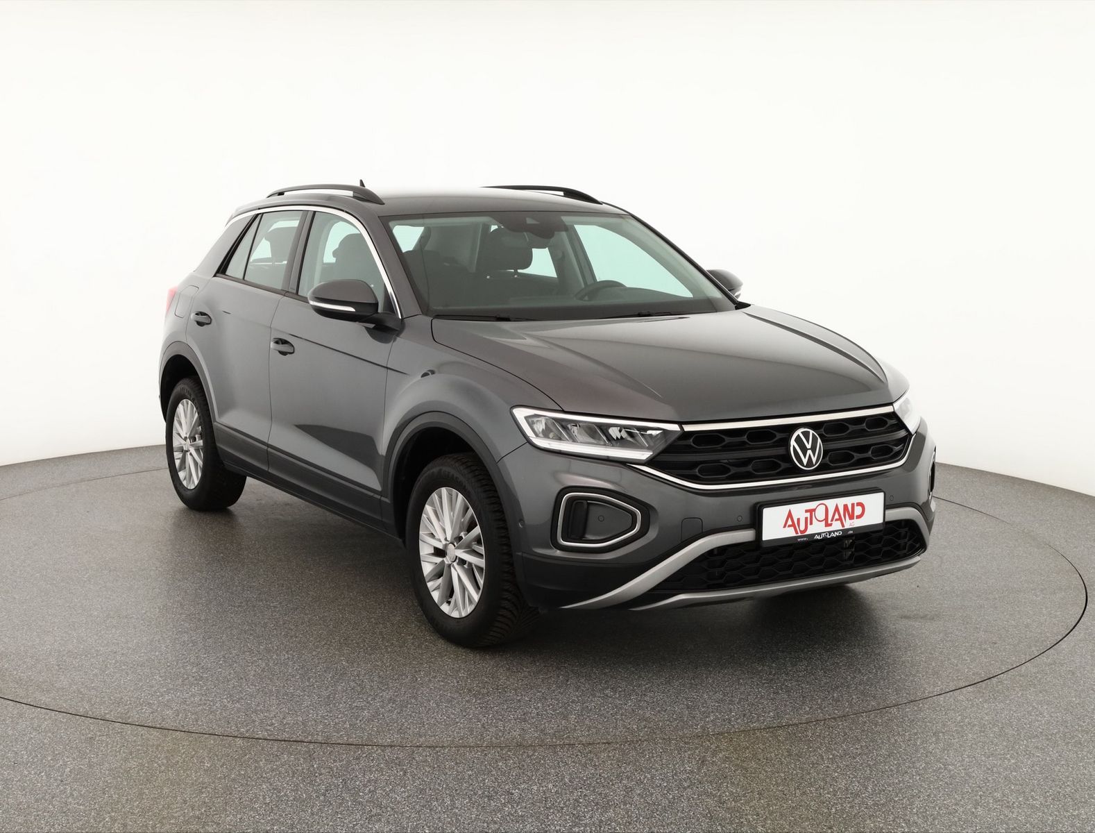 Volkswagen T-Roc 1.5 TSI DSG - Samsaru's Car Outlet