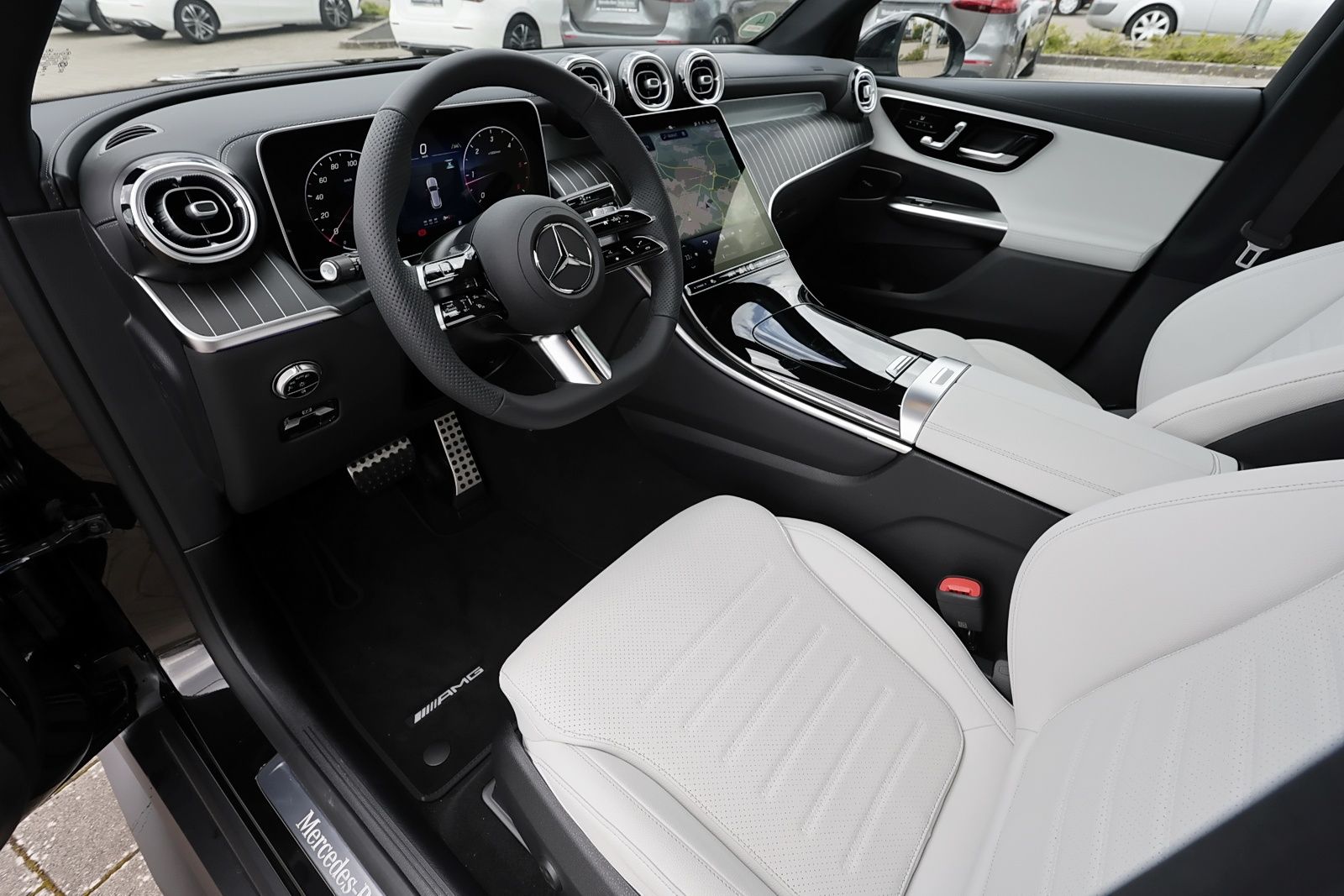 Mercedes-Benz GLC 220 d 4M AMG Leder Grau+Pano+AHK+Distronic