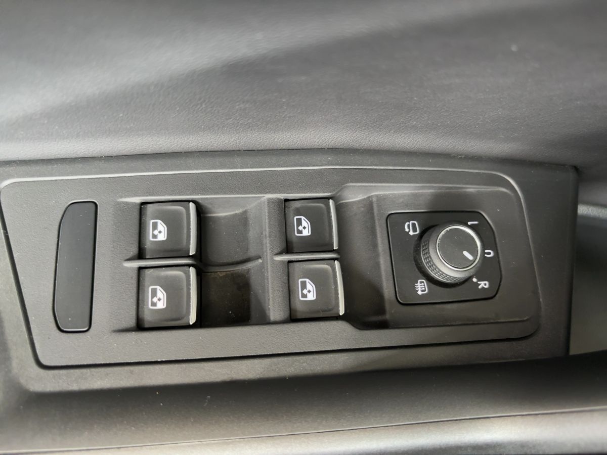 Volkswagen T-Roc Style 1.5 TSI - Samsaru's Car Outlet